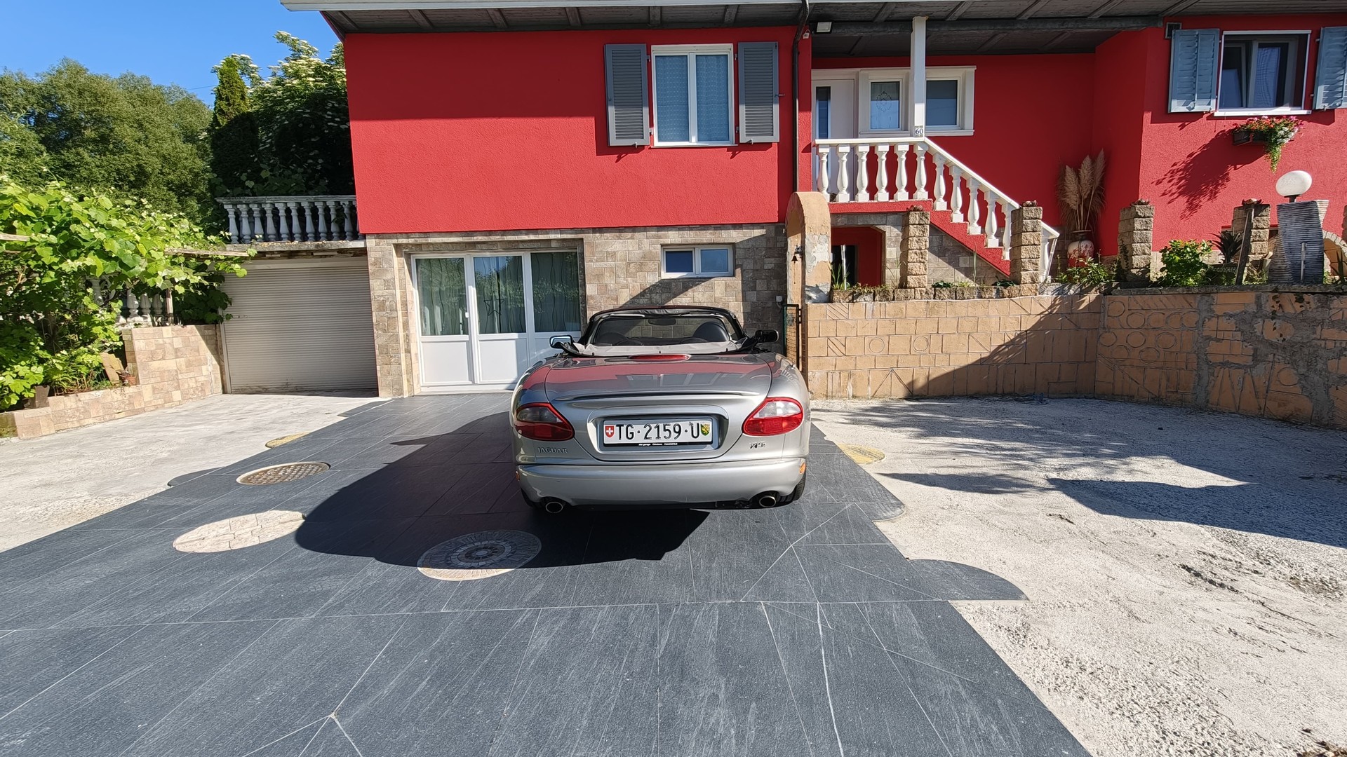 JAGUAR XKR S/C Convertible-image-1