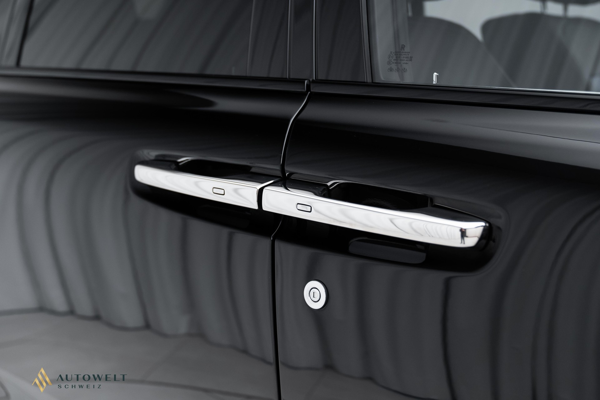 ROLLS-ROYCE Cullinan 6.7 V12 Black Badge-image-14