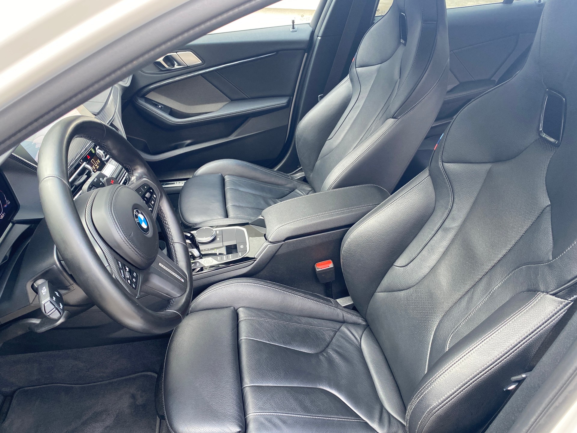 BMW M135i xDrive Swiss Performance Steptronic-image-25