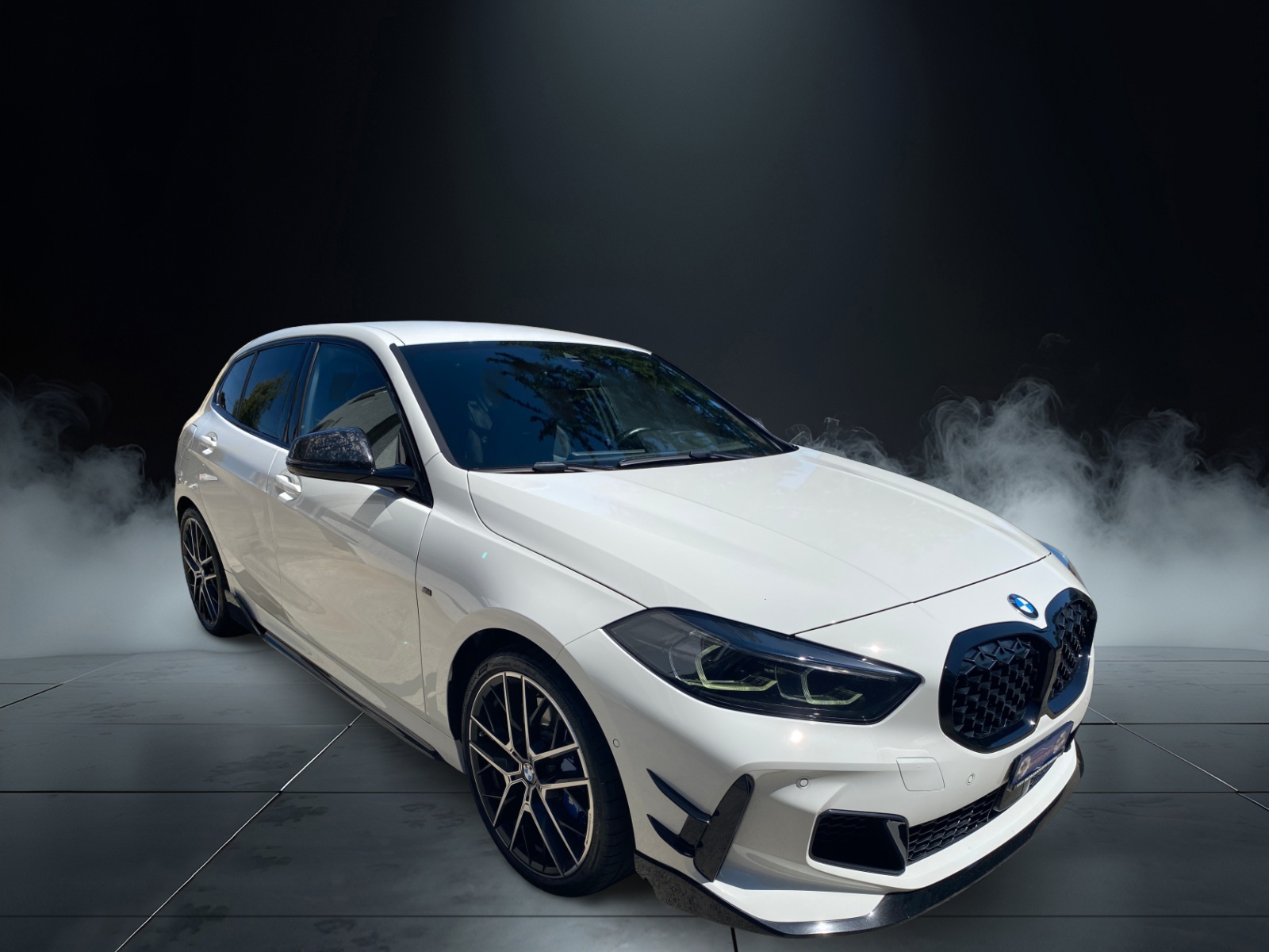 BMW M135i xDrive Swiss Performance Steptronic-showroom-element-3