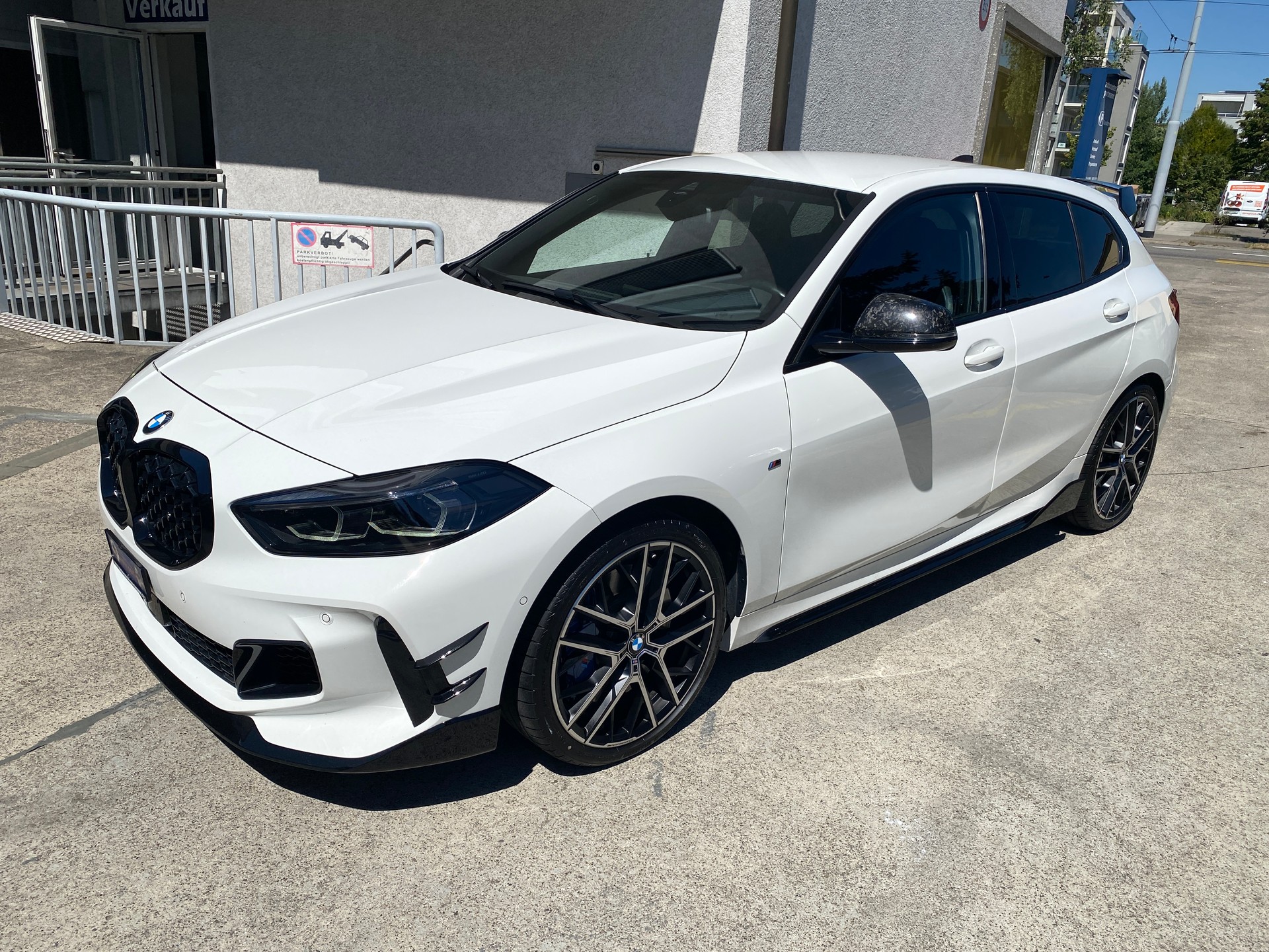 BMW M135i xDrive Swiss Performance Steptronic-image-4