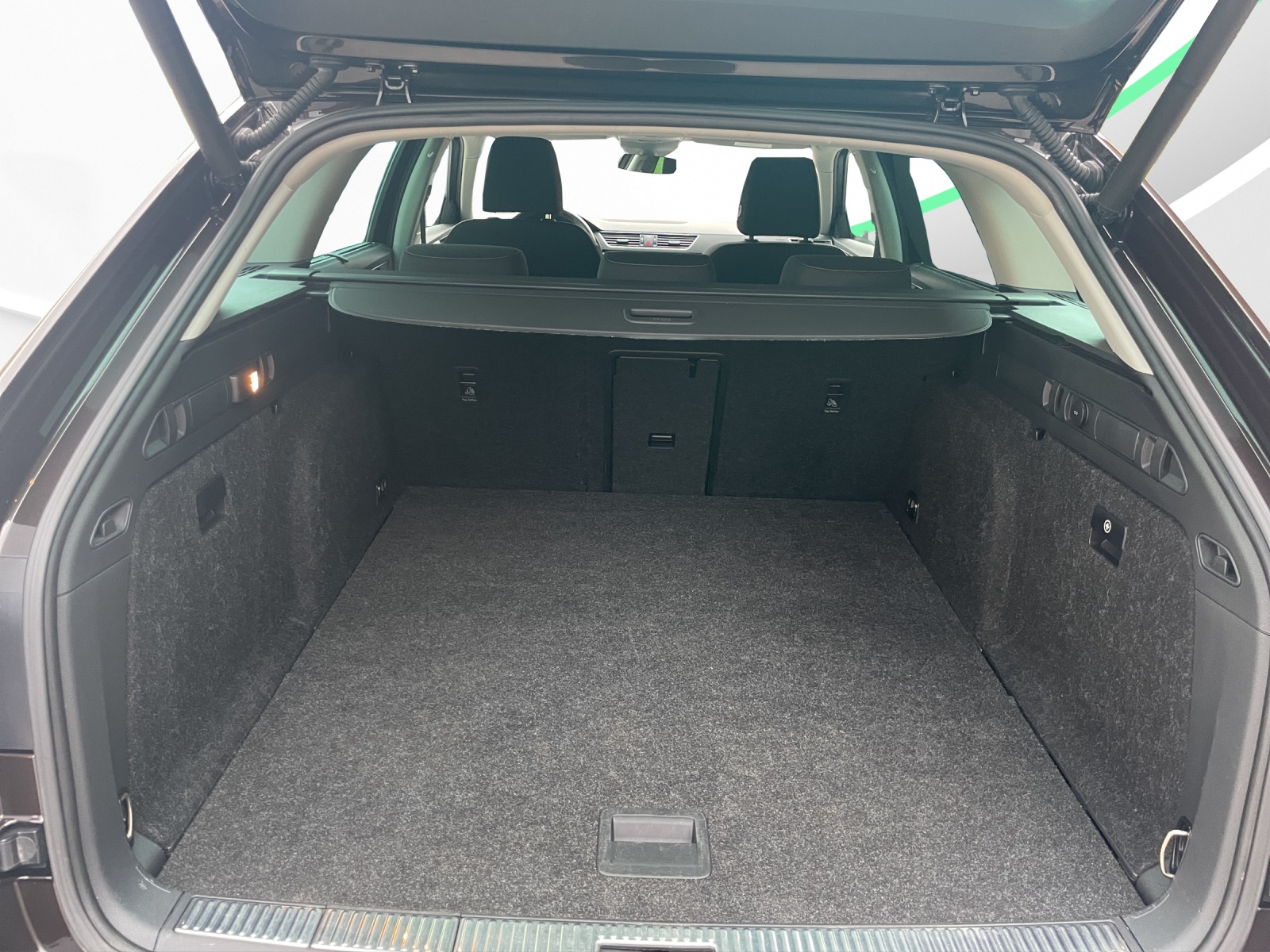 SKODA Superb Combi 1.5 TSI ACT Ambition DSG-image-14