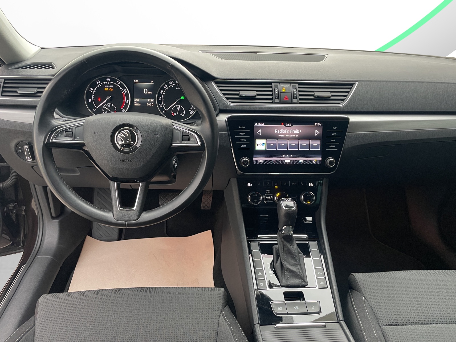 SKODA Superb Combi 1.5 TSI ACT Ambition DSG-image-9