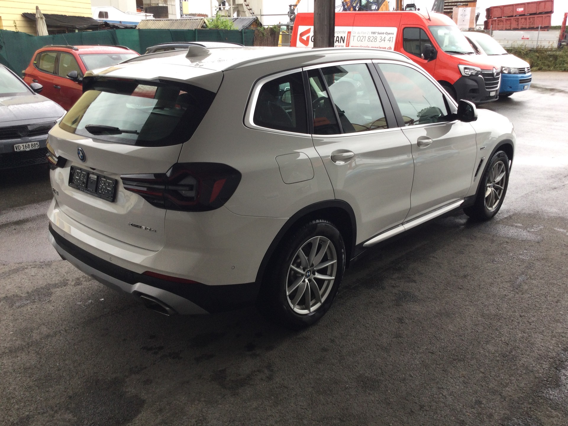 BMW 30e xDrive-image-2