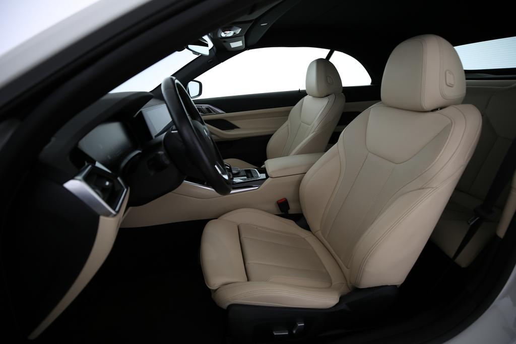 BMW 420i Cabrio-image-2