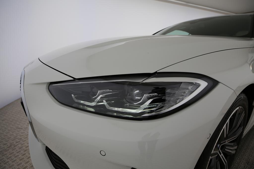BMW 420i Cabrio-image-15