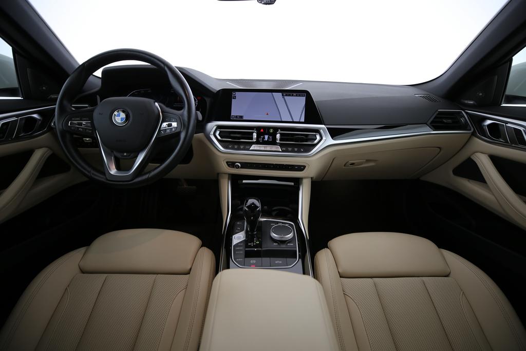 BMW 420i Cabrio-image-3