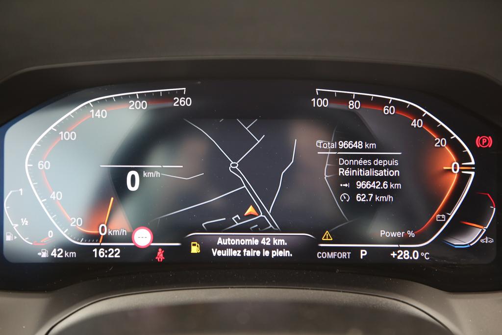 BMW 420i Cabrio-image-18