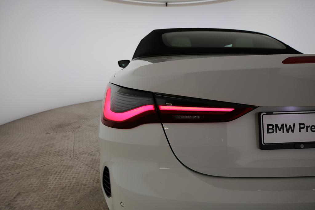 BMW 420i Cabrio-image-16