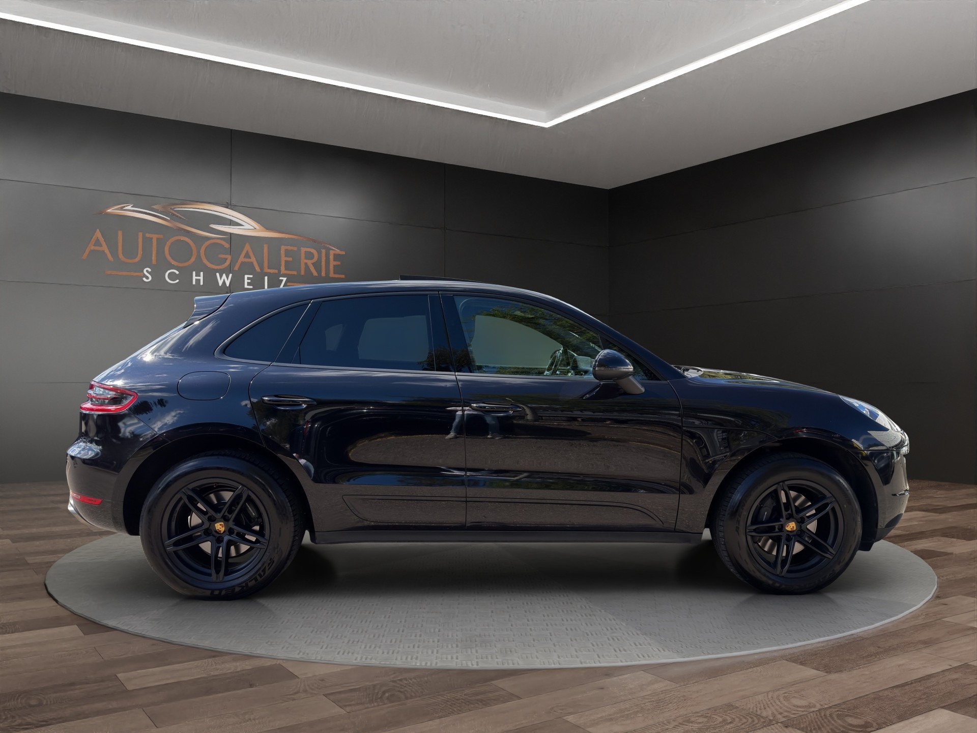 PORSCHE Macan PDK | CH | Swiss Package | Panorama | Sitzbelüftung | Carbon | Memory | DAB |-image-5