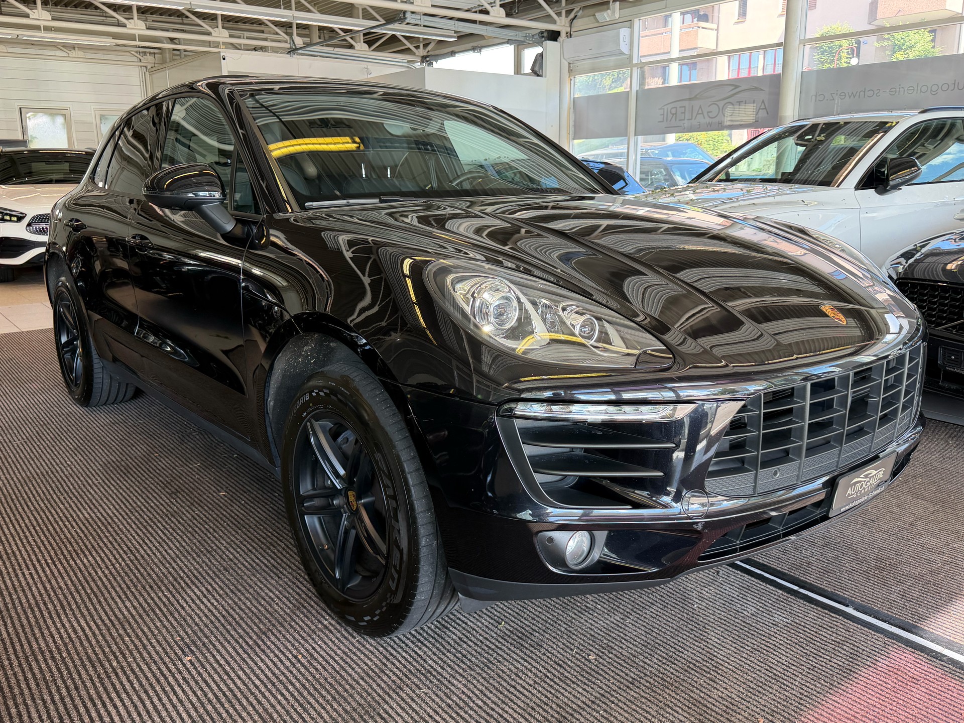 PORSCHE Macan PDK | CH | Swiss Package | Panorama | Sitzbelüftung | Carbon | Memory | DAB |-image-36