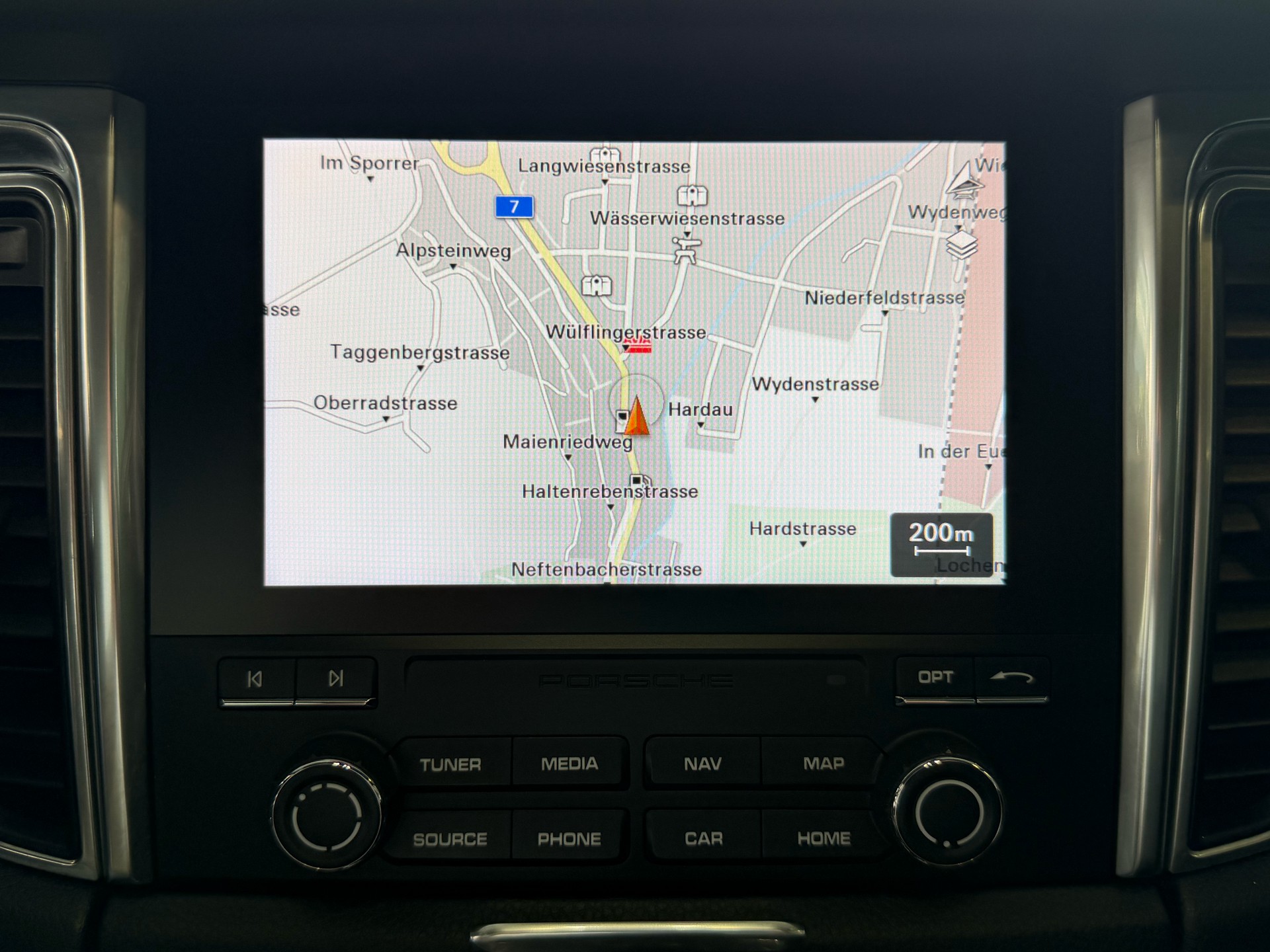 PORSCHE Macan PDK | CH | Swiss Package | Panorama | Sitzbelüftung | Carbon | Memory | DAB |-image-19
