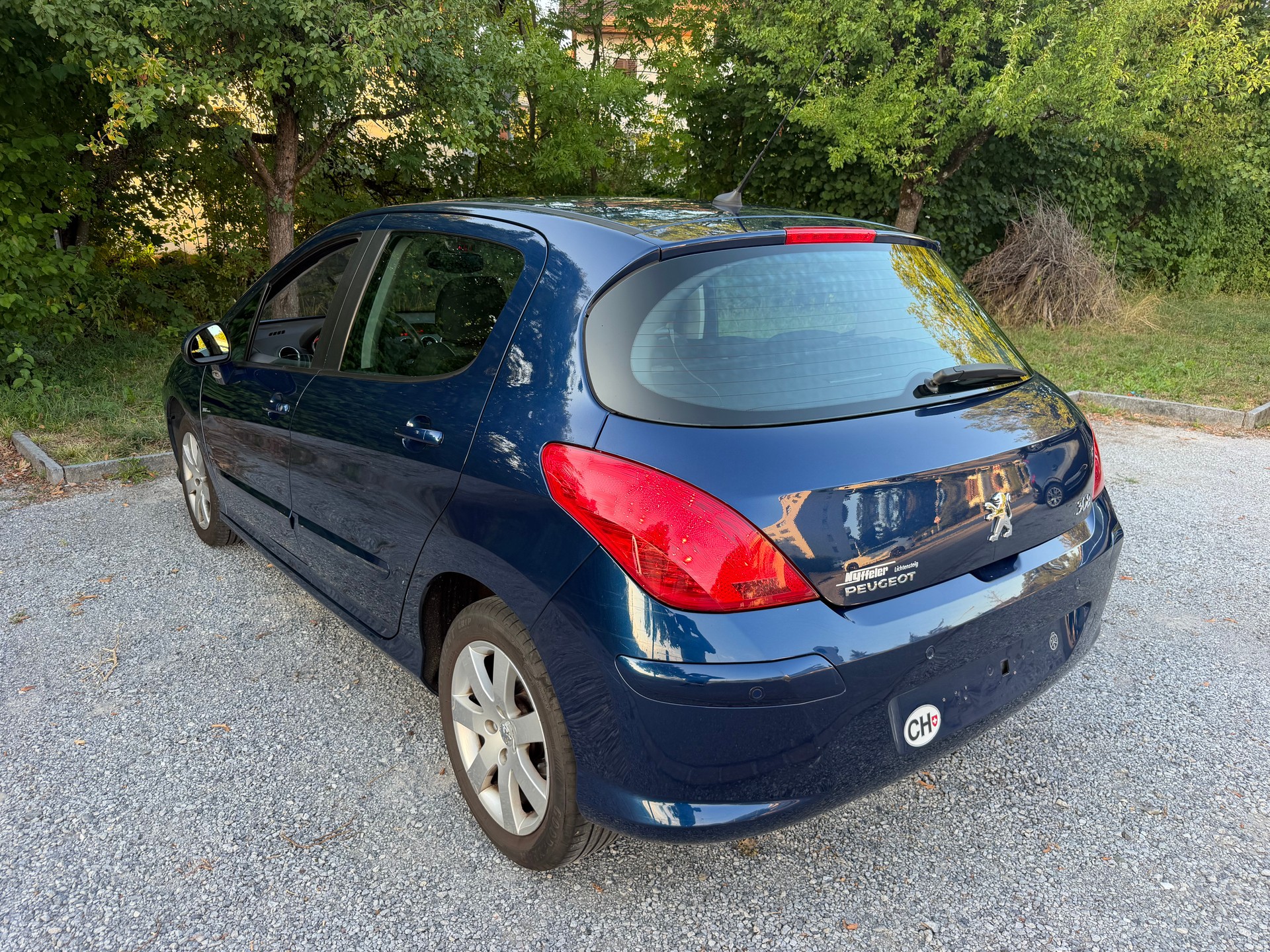 PEUGEOT 308 1.6 HDI Sport-image-3