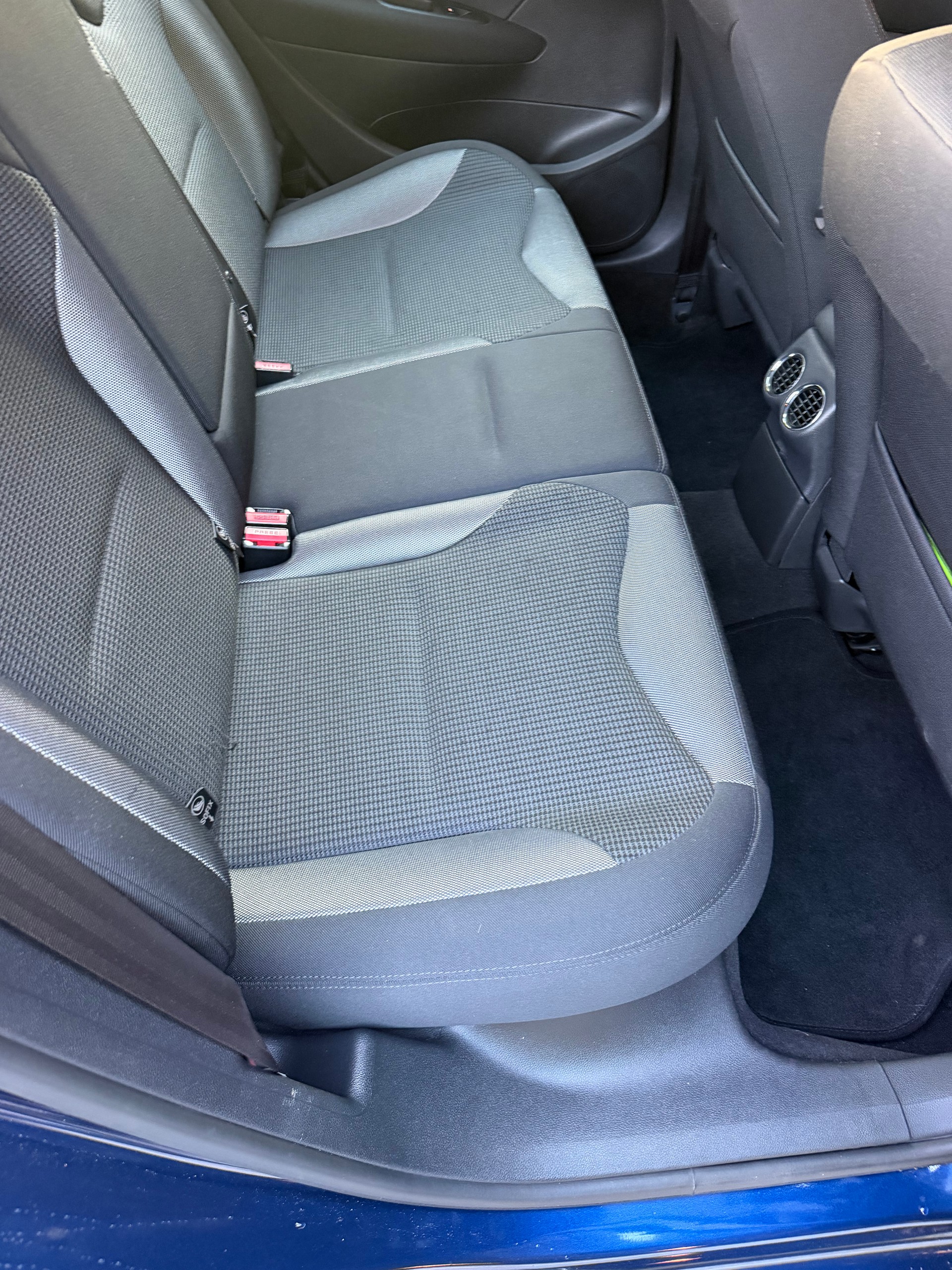 PEUGEOT 308 1.6 HDI Sport-image-6