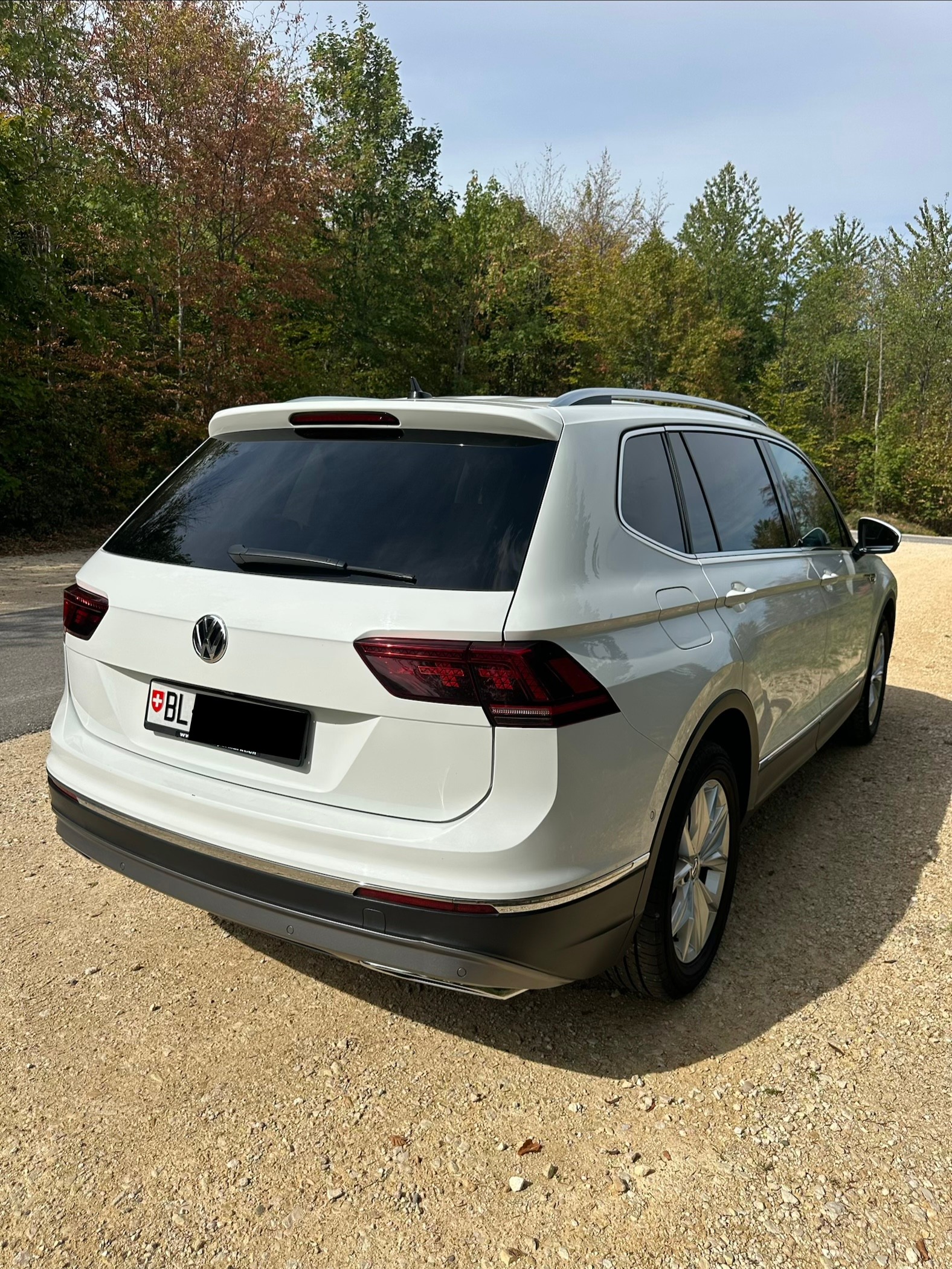 VW TIGUAN 2.0 TSI Comfortline Allspace 4Motion-image-3