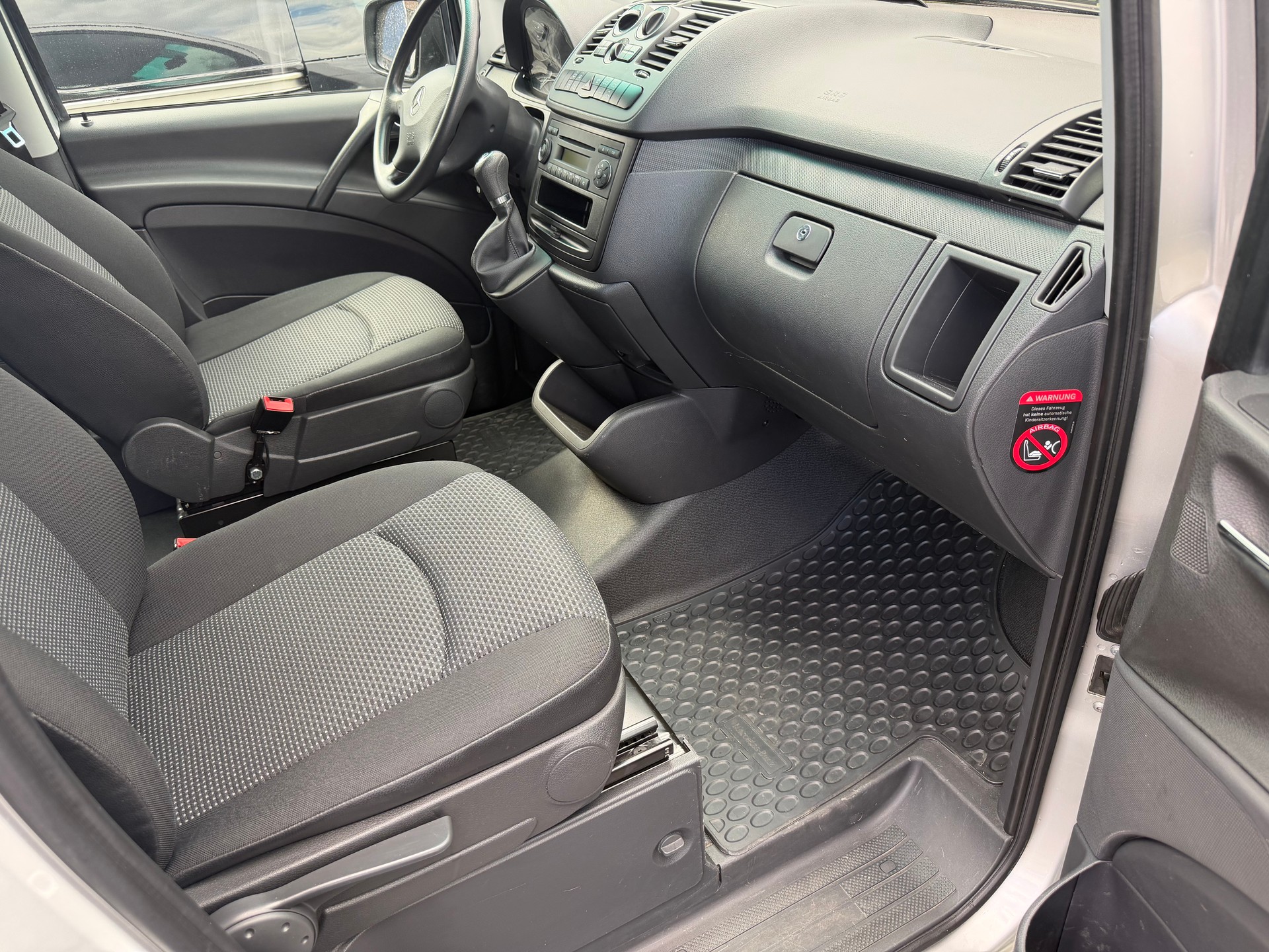 MERCEDES-BENZ Vito 116 CDI Blue Efficiency 4Matic A-image-4