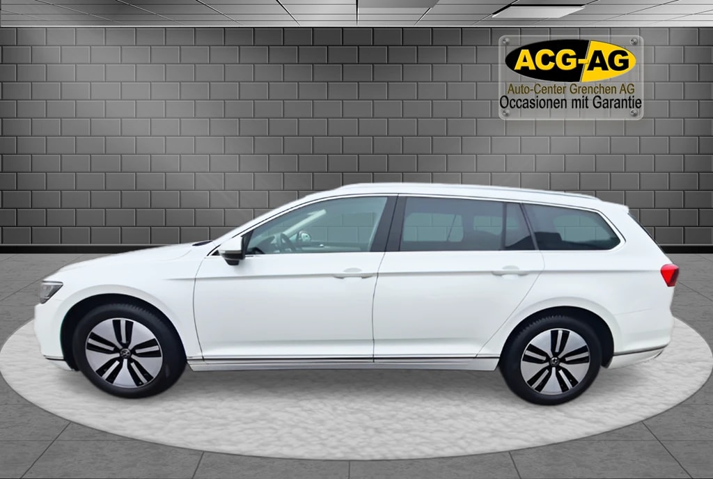 VW Passat 2.0 TDI BMT Elegance DSG ** Alcantara-Leder ** Gr-Navi ** RF-Kamera ** ** Abstandsregelsysteme ** Modell 2022 **-image-3