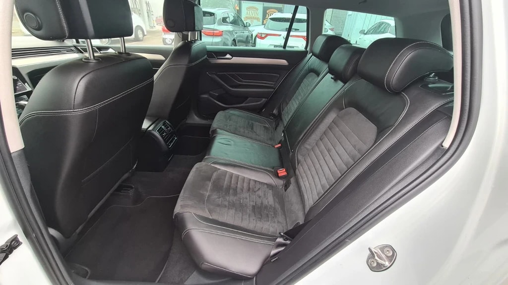 VW Passat 2.0 TDI BMT Elegance DSG ** Alcantara-Leder ** Gr-Navi ** RF-Kamera ** ** Abstandsregelsysteme ** Modell 2022 **-image-13