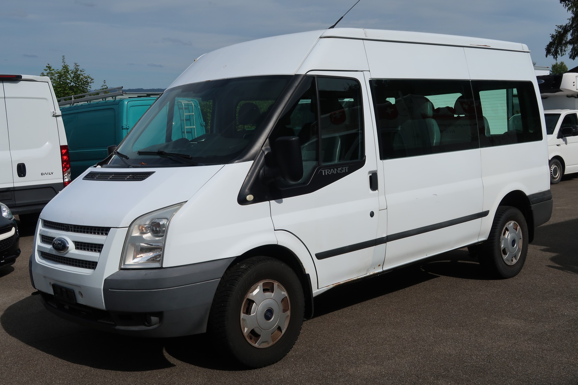 FORD Transit 2.2 TDCi 350 M Trend-image-0