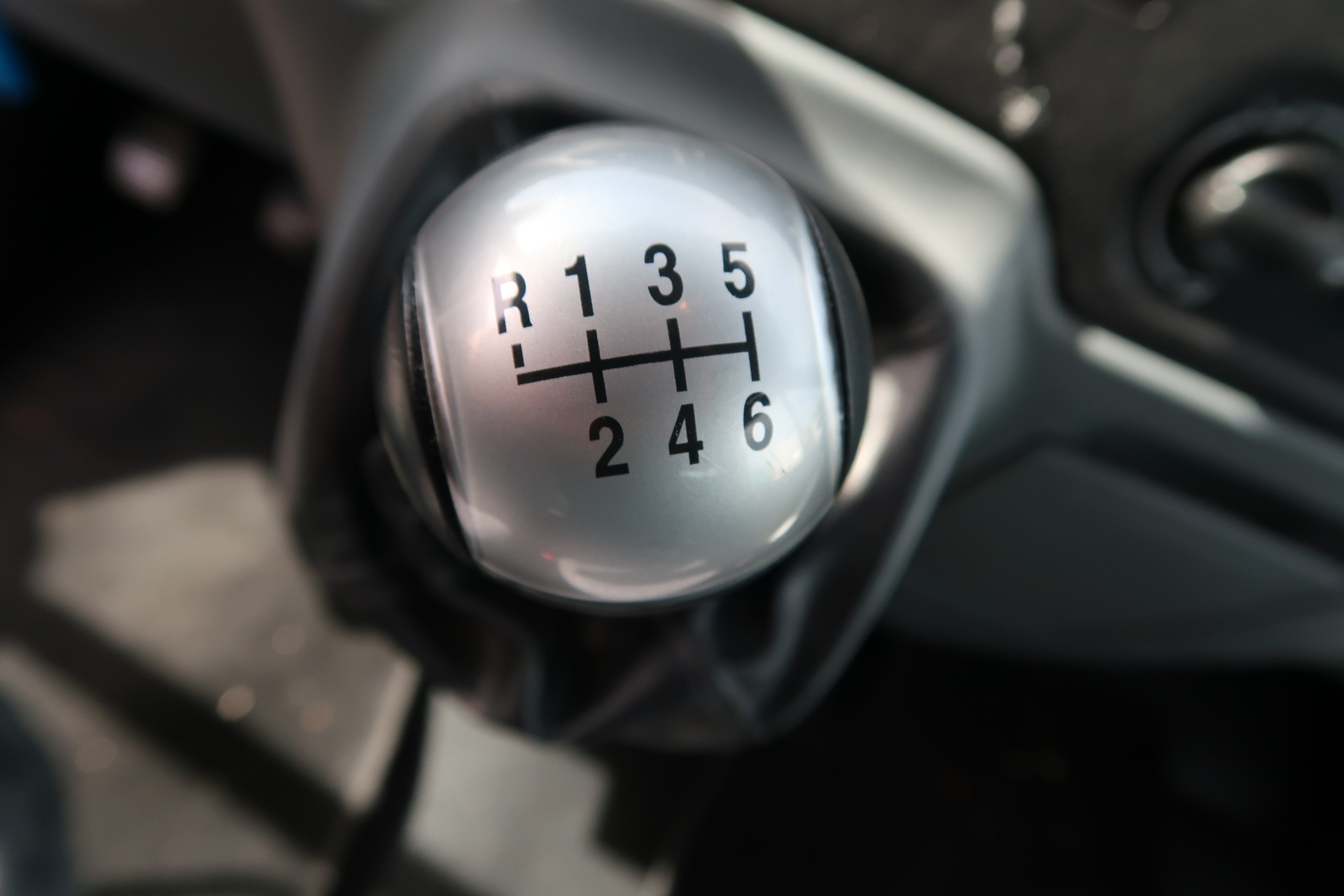 FORD Transit 2.2 TDCi 350 M Trend-image-10