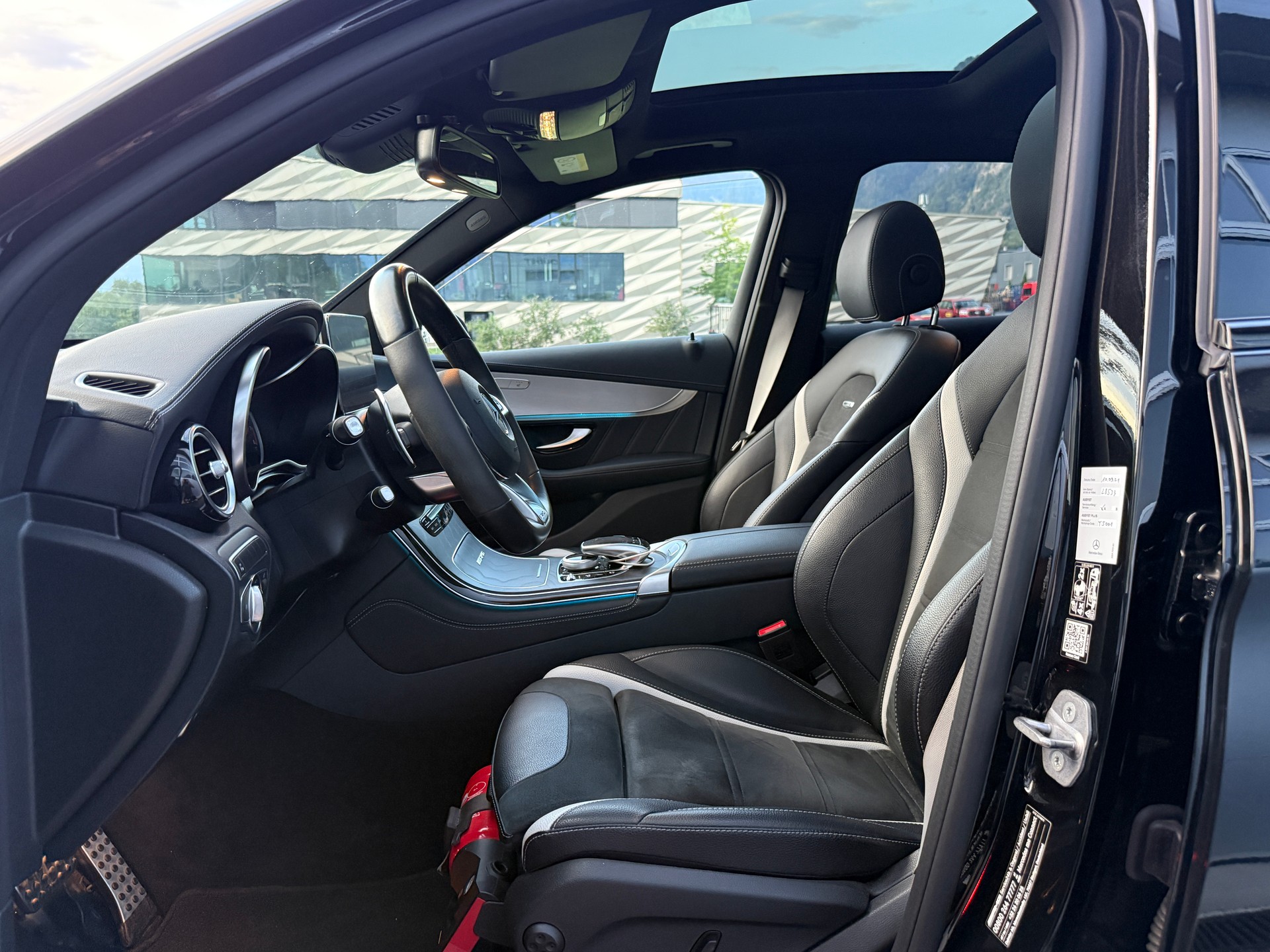 MERCEDES-BENZ GLC 63 S AMG 4Matic+ 9G-Tronic-image-4