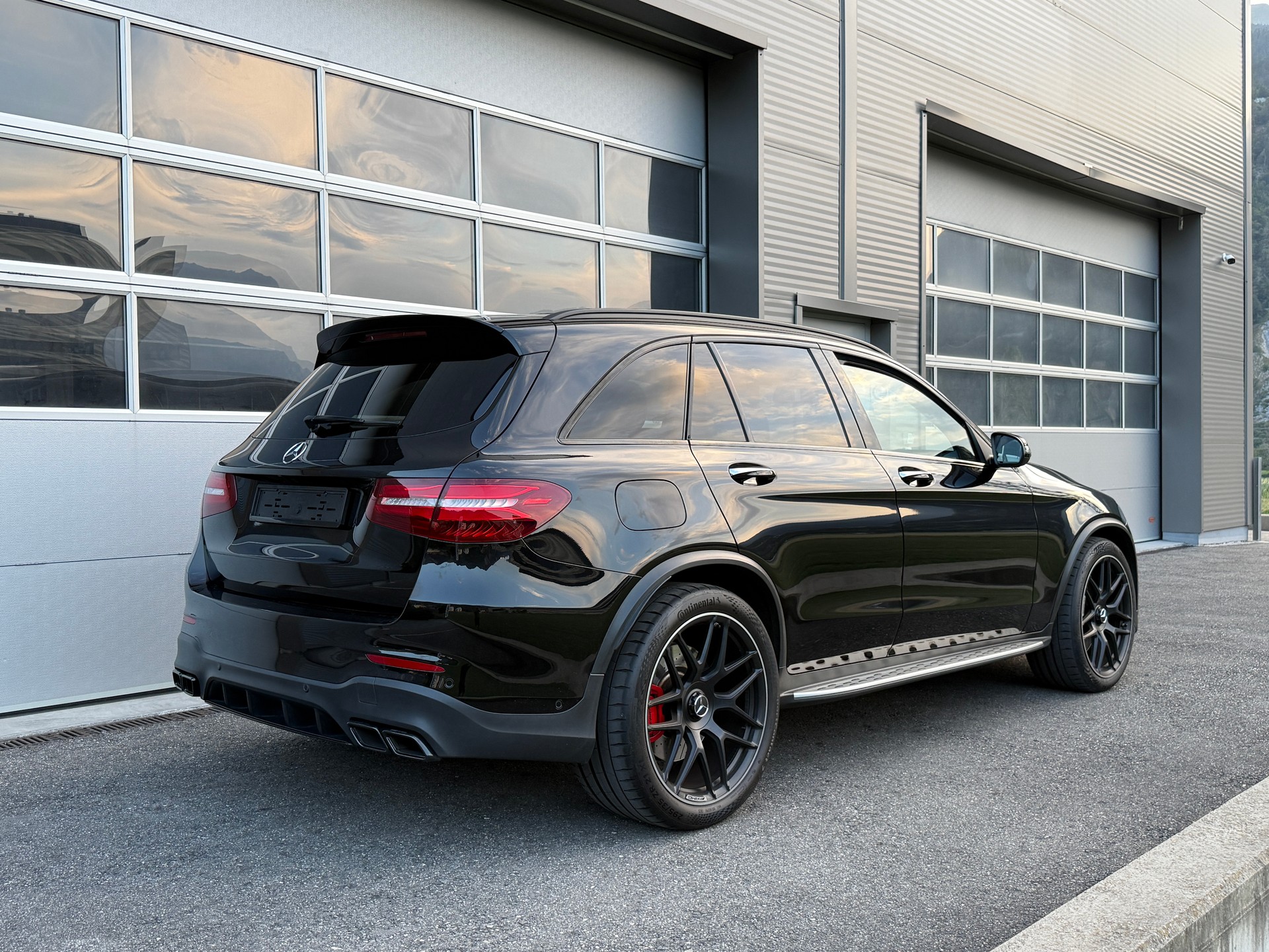 MERCEDES-BENZ GLC 63 S AMG 4Matic+ 9G-Tronic-image-2