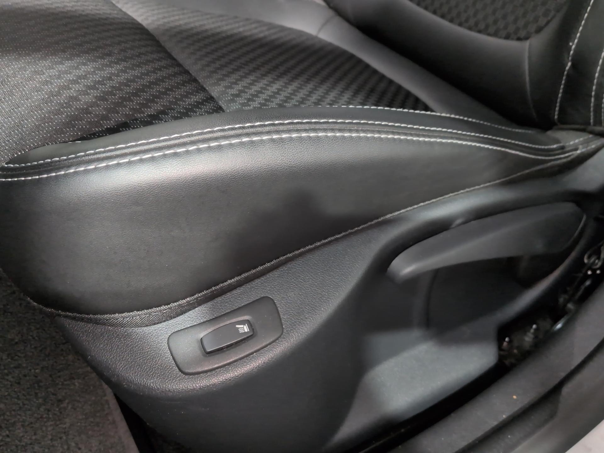 RENAULT Clio 1.2 16V T Intens EDC-image-18