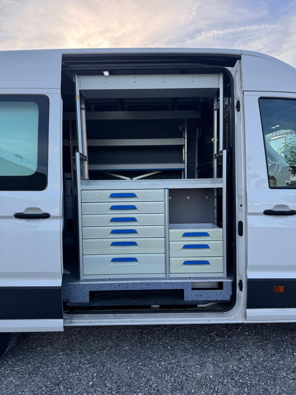 VW Crafter 35 2.0 TDI Mit Werkstatt Einrichtung-image-6