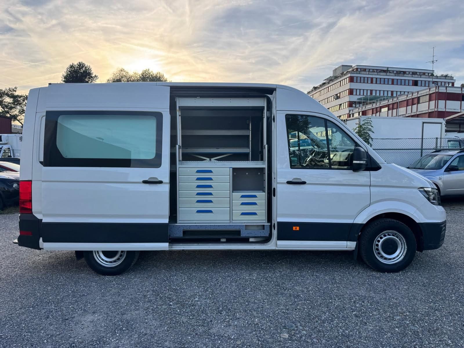 VW Crafter 35 2.0 TDI Mit Werkstatt Einrichtung-image-5