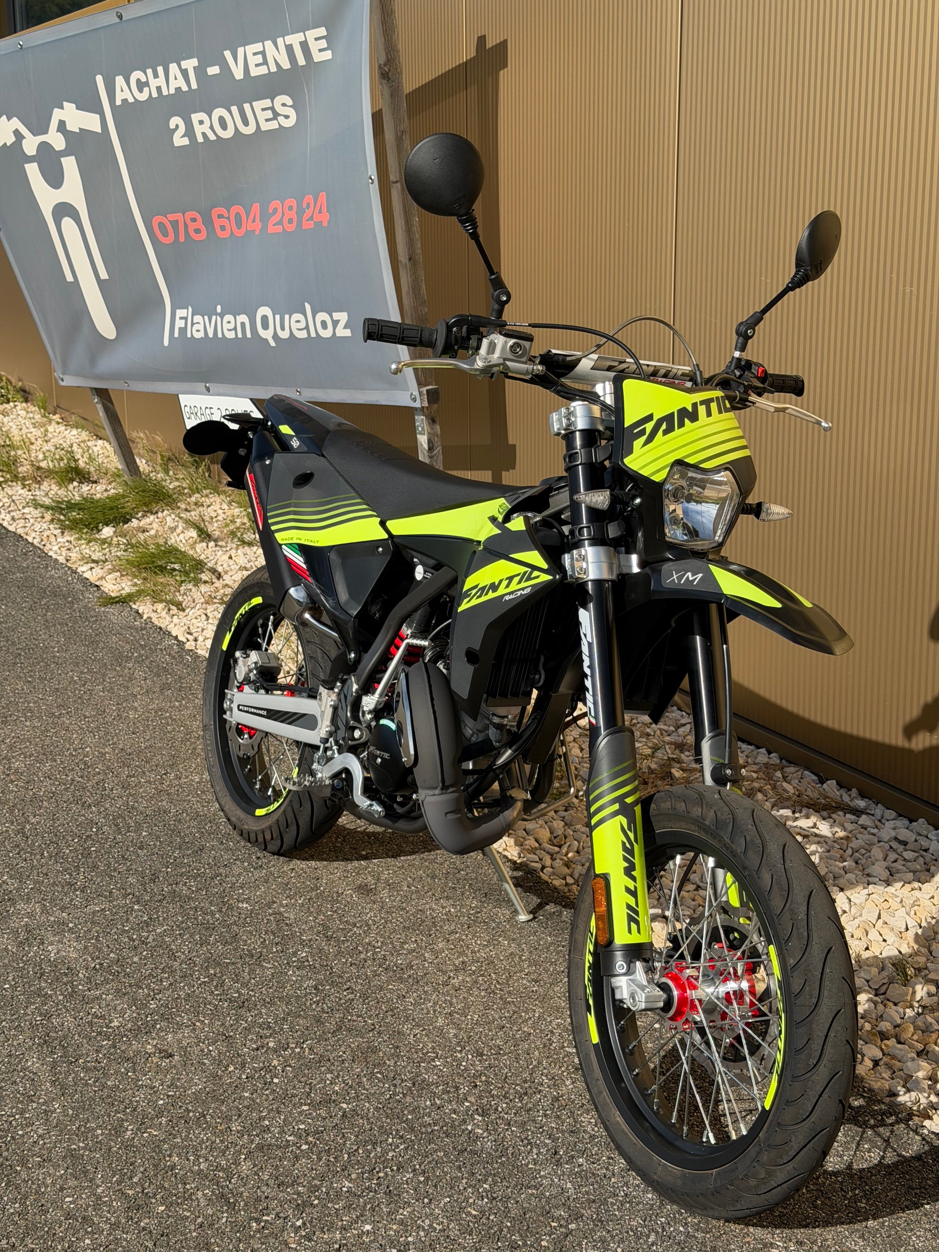 FANTIC Motard 50 Performance PLAQUE JAUNE 45 KM/H
