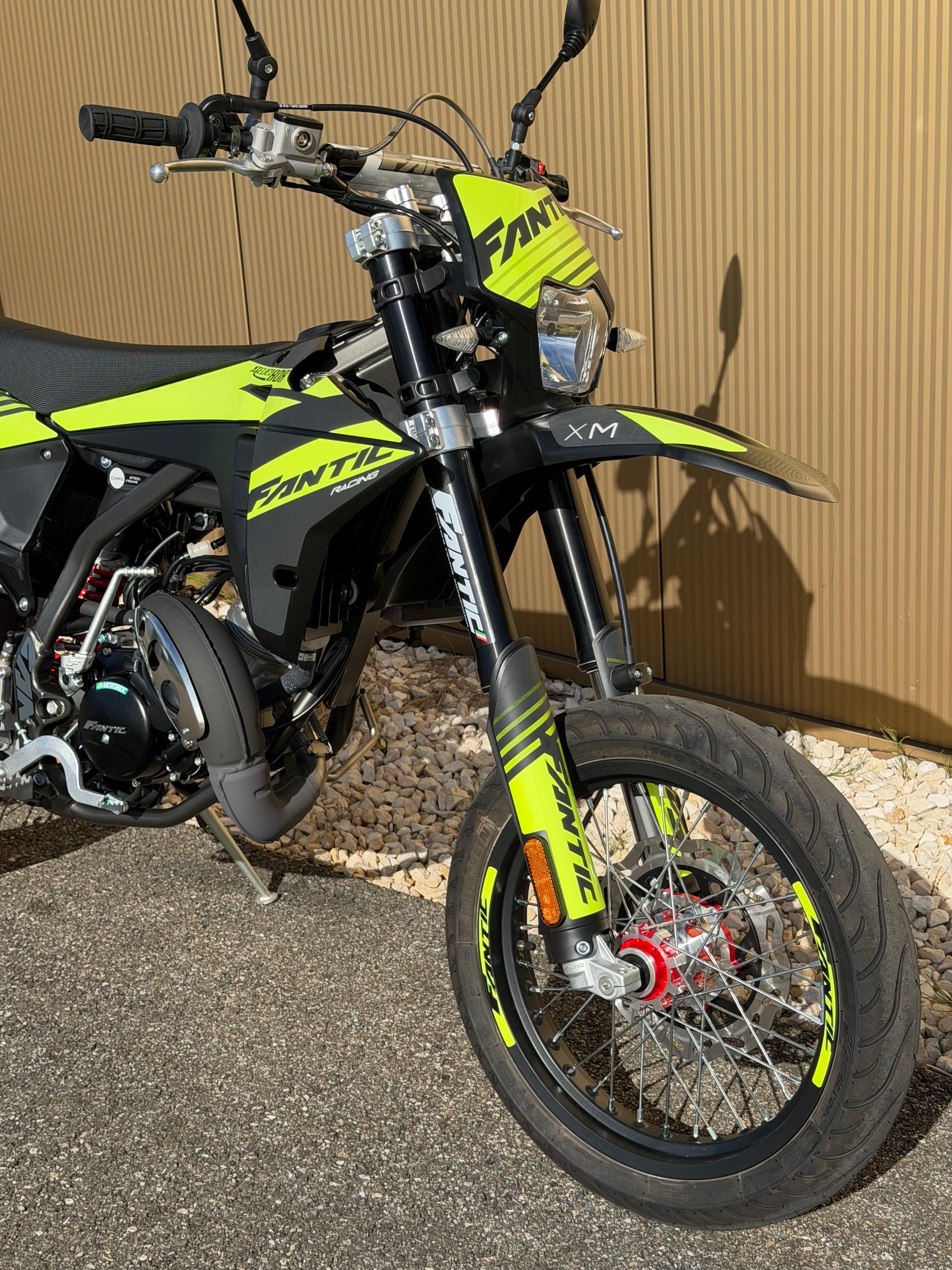 FANTIC Motard 50 Performance PLAQUE JAUNE 45 KM/H-showroom-element-1