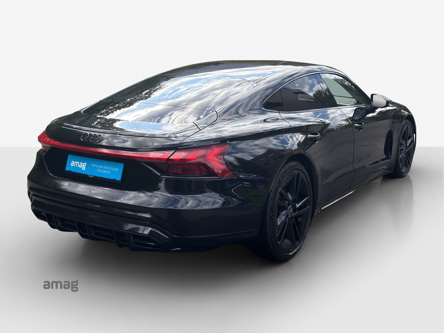 AUDI e-tron GT quattro-image-5