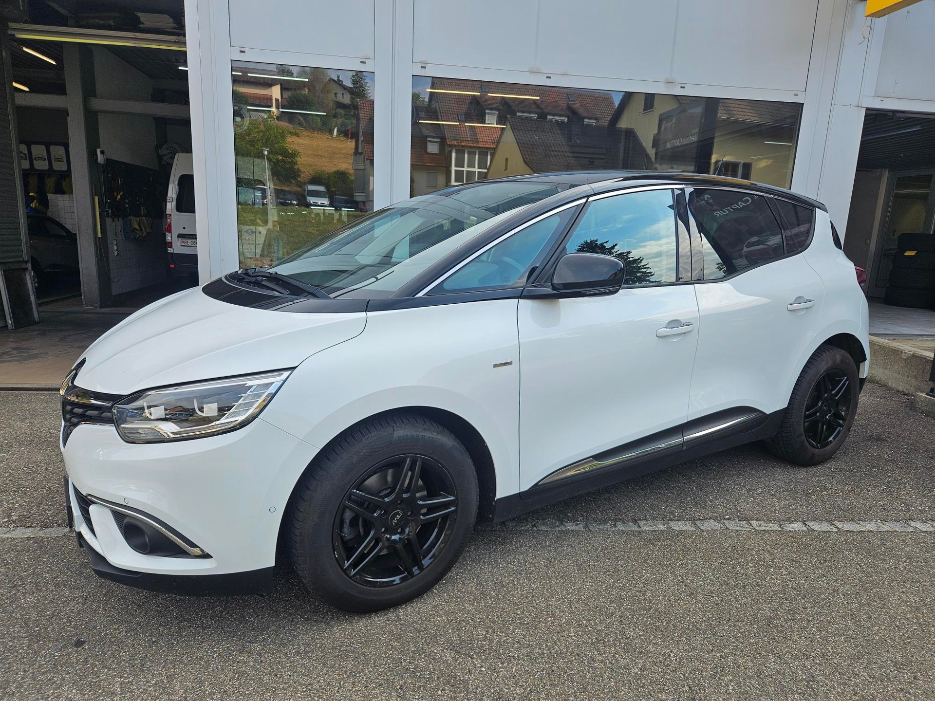 RENAULT Scénic 1.6 dCi Bose-image-0
