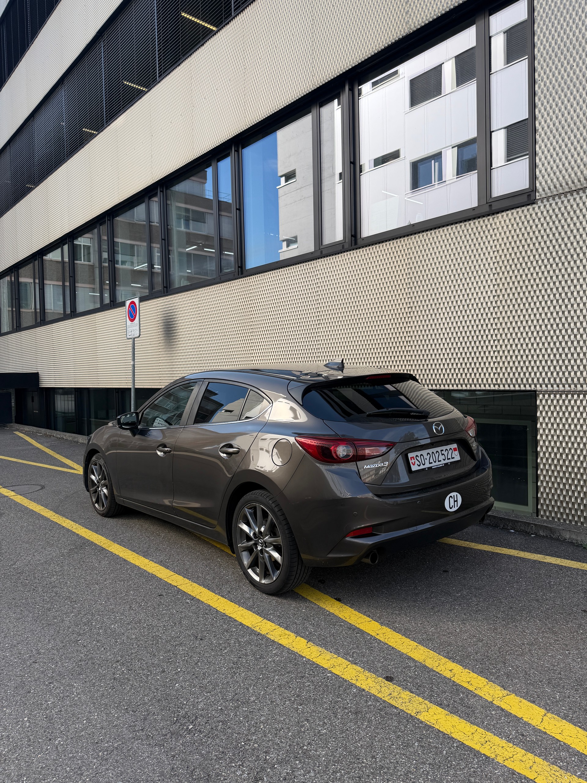 MAZDA 3 SKYACTIV-G 120 Ambition Plus-image-0