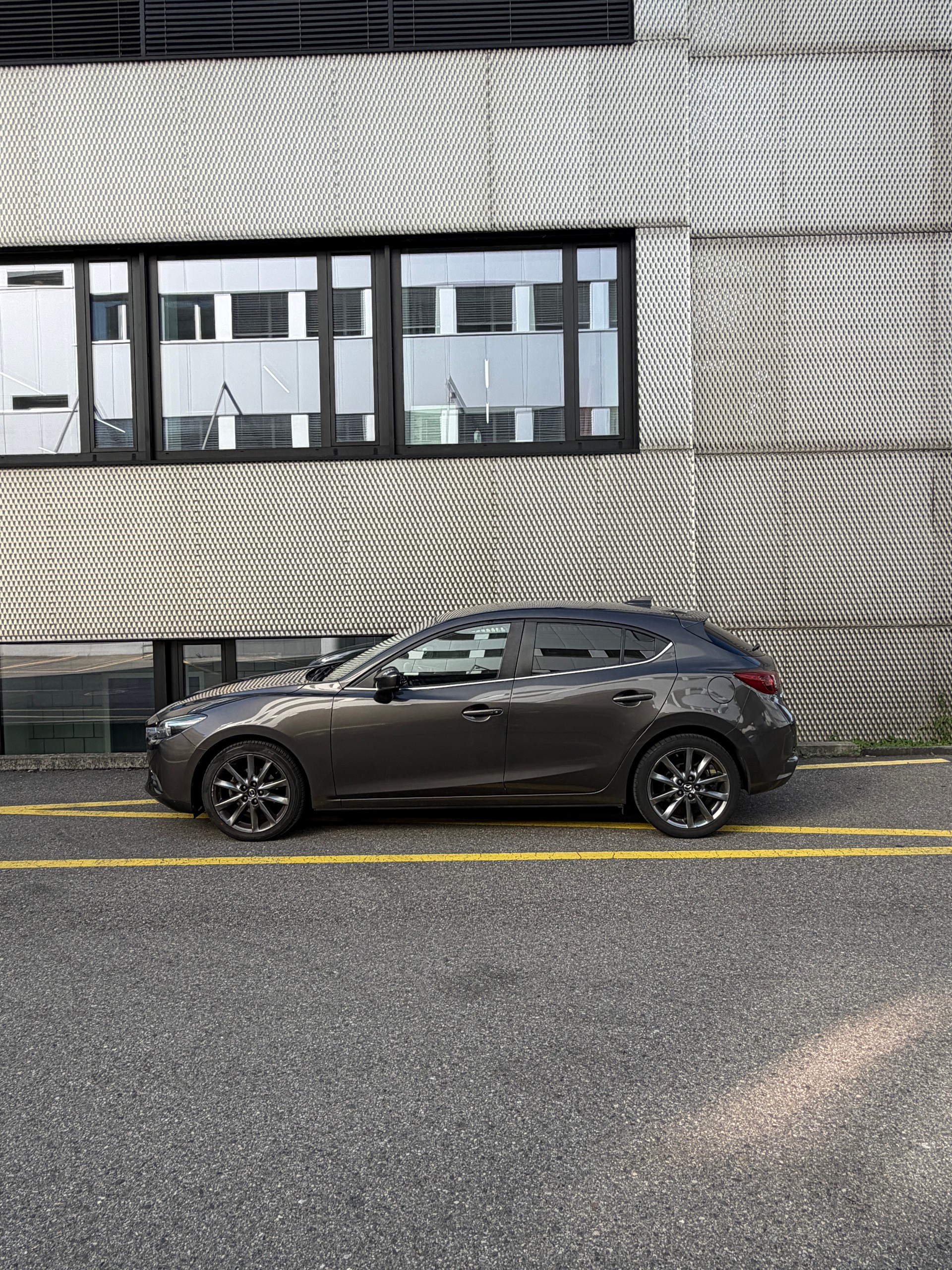 MAZDA 3 SKYACTIV-G 120 Ambition Plus-image-1