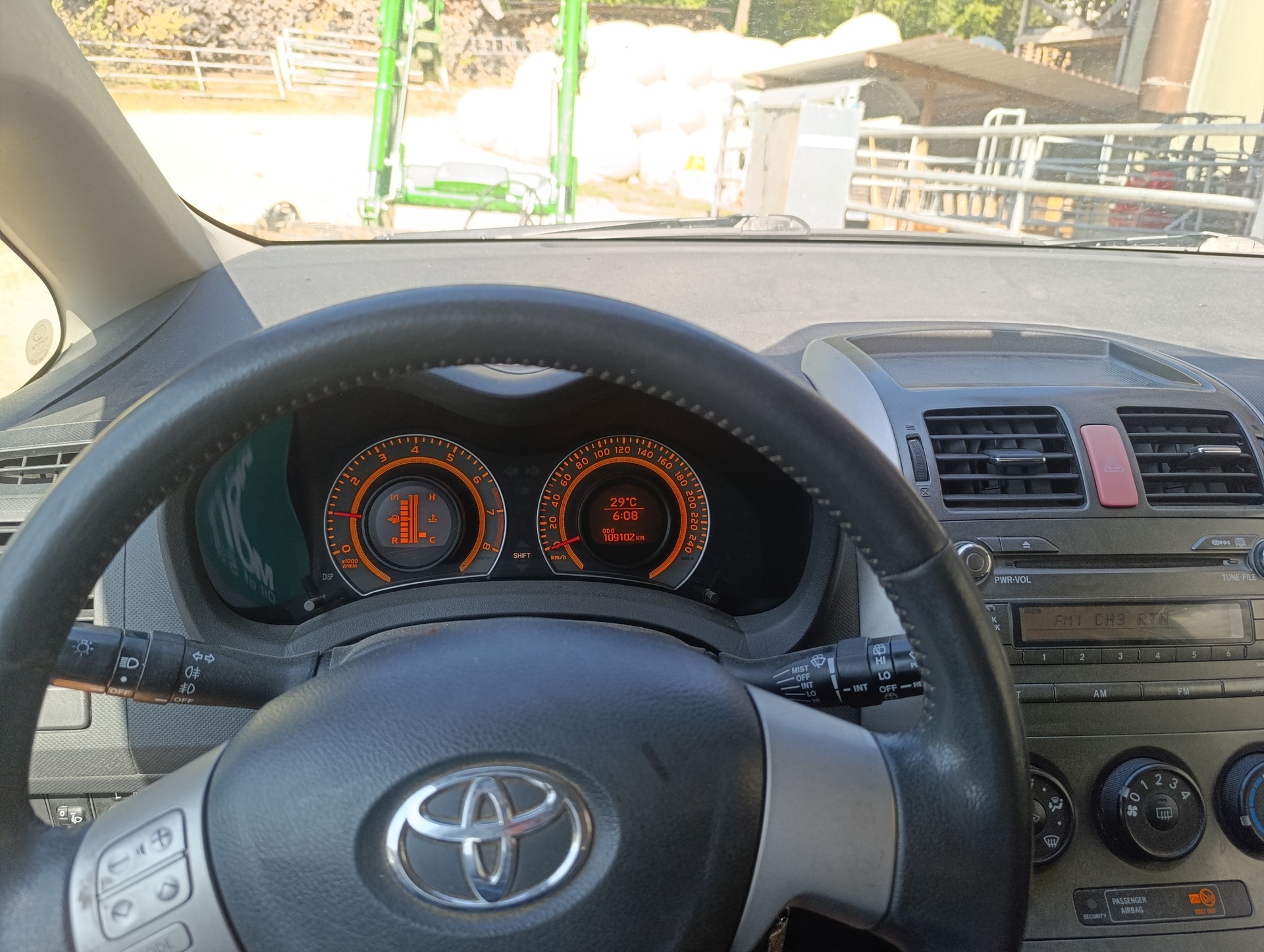 TOYOTA 1.6 VVT-i Linea Luna-image-3
