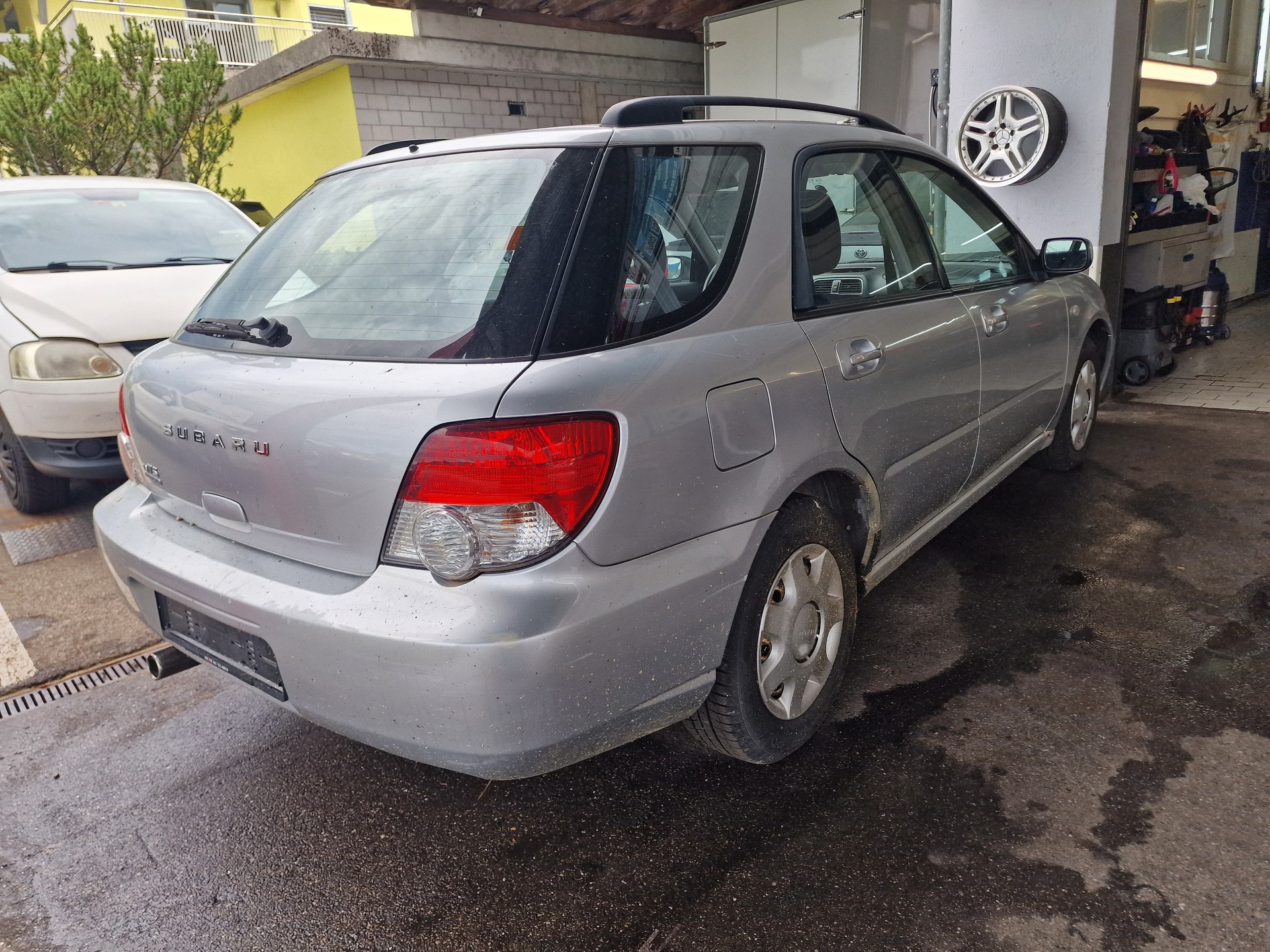 SUBARU Impreza 2.0R ab Platz 8x Rad neuwertig-image-2