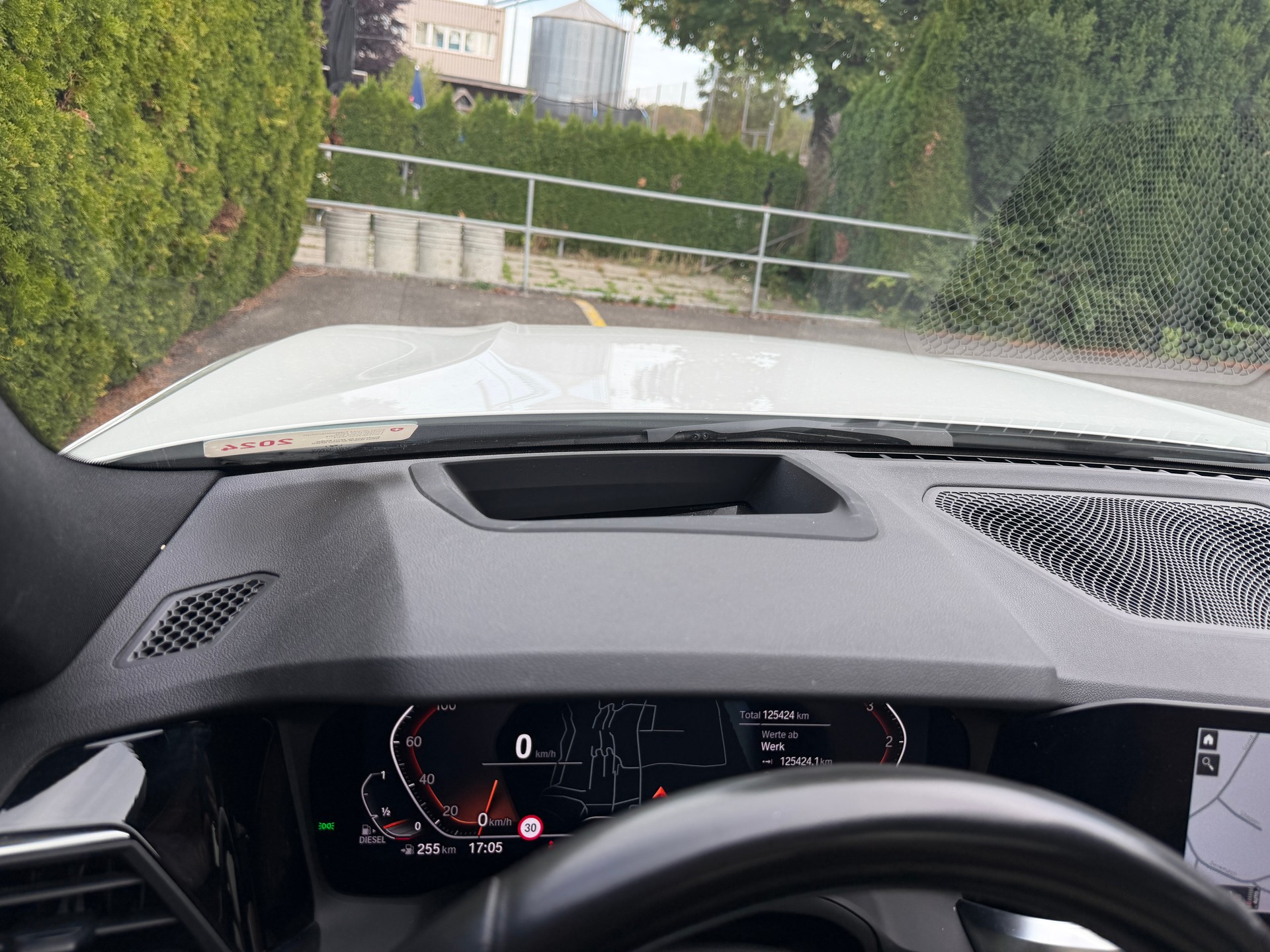 BMW 330d xDrive 48V Touring Pure M Sport Steptronic-image-13