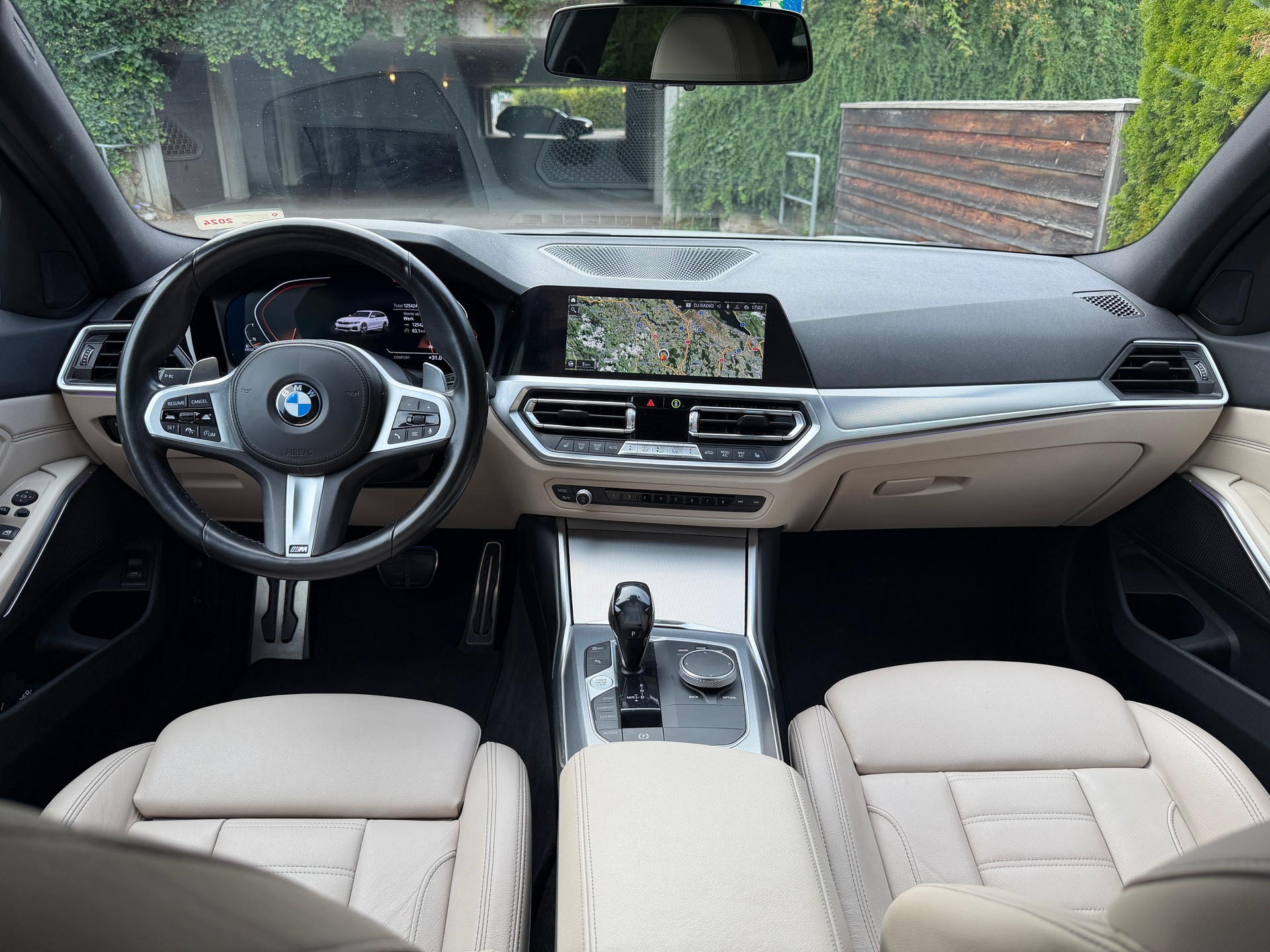 BMW 330d xDrive 48V Touring Pure M Sport Steptronic-image-9