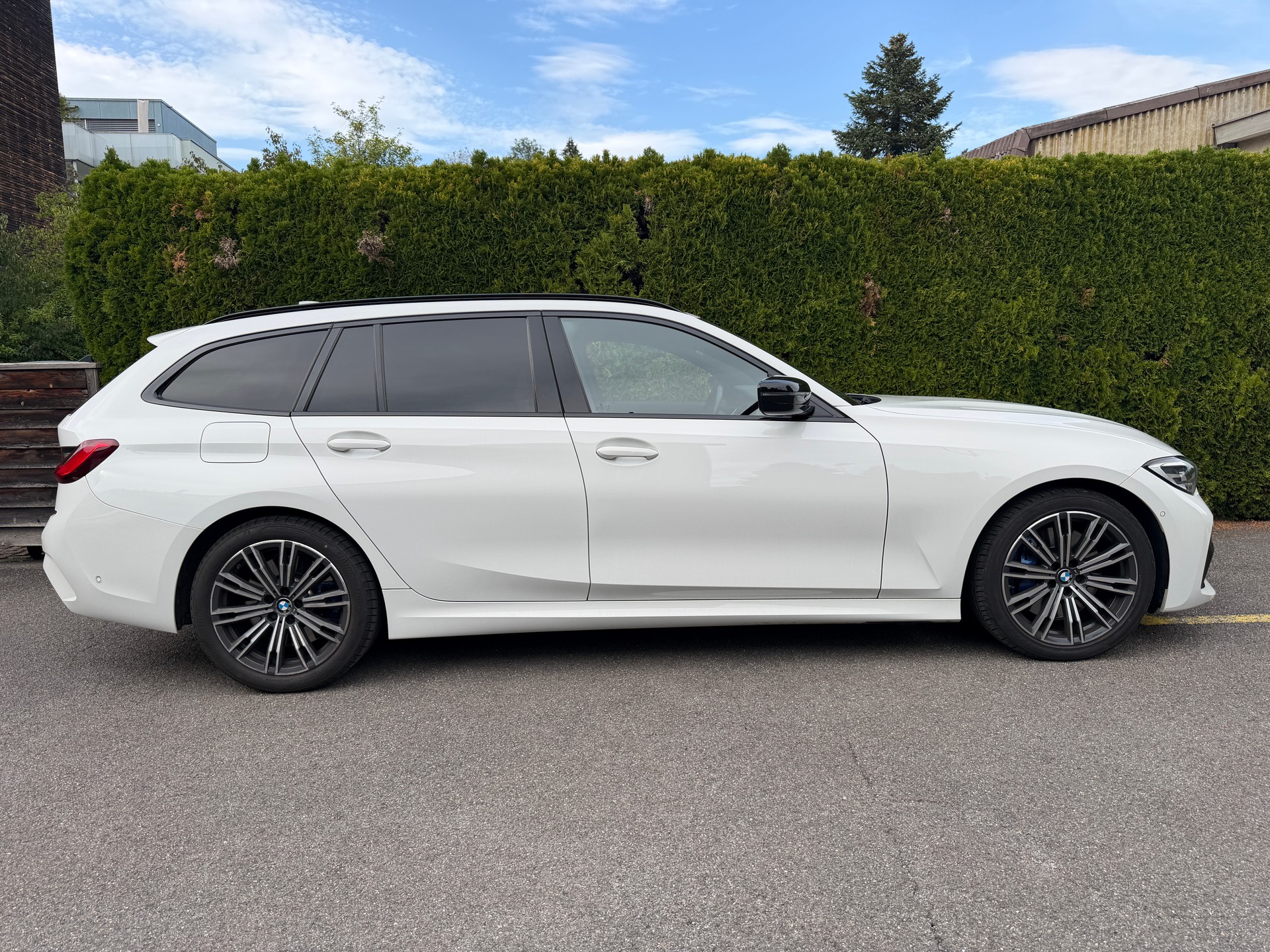 BMW 330d xDrive 48V Touring Pure M Sport Steptronic-image-5
