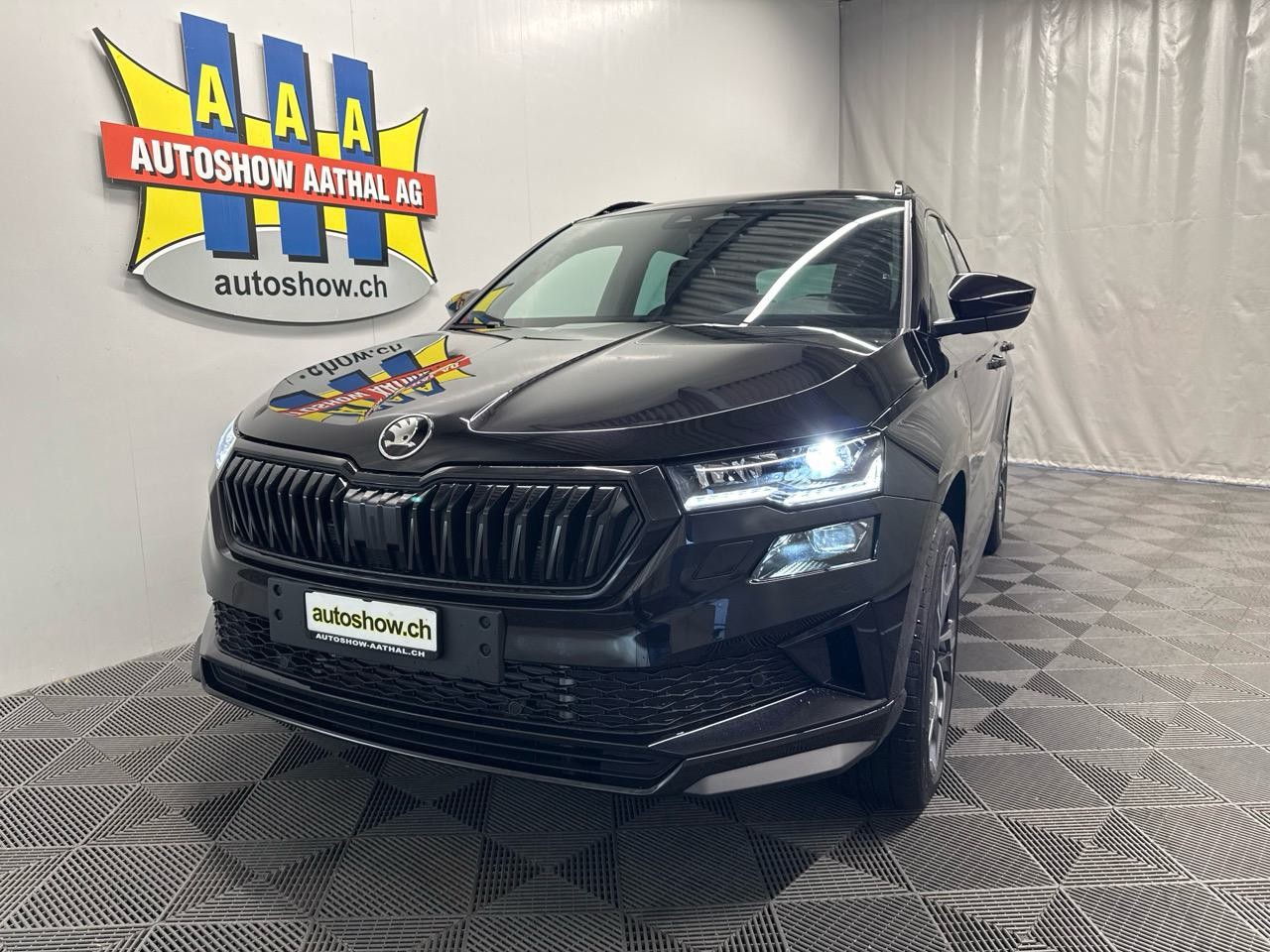SKODA Karoq 2.0 TSI SportLine 4x4 DSG-image-16