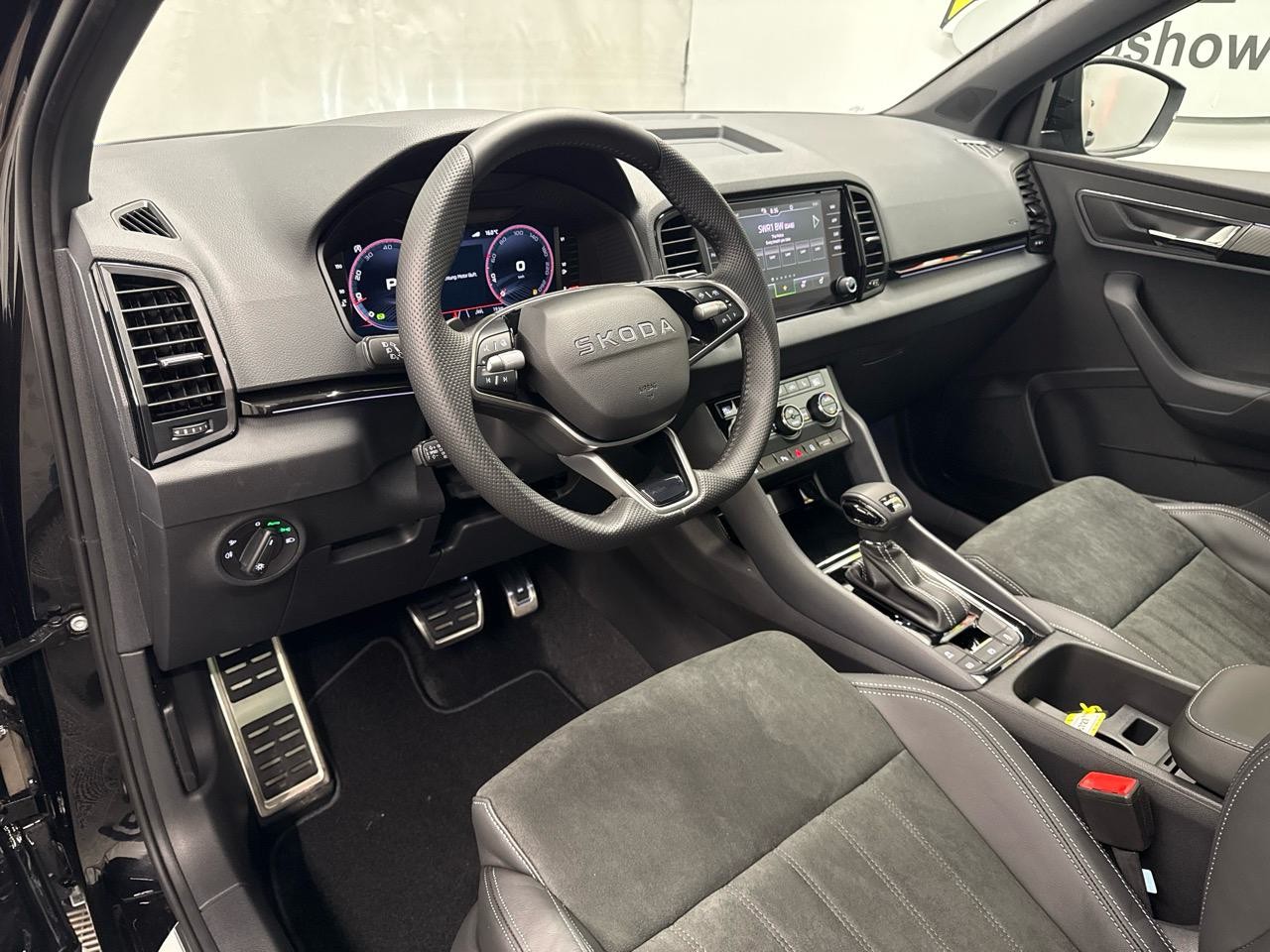 SKODA Karoq 2.0 TSI SportLine 4x4 DSG-showroom-element-2