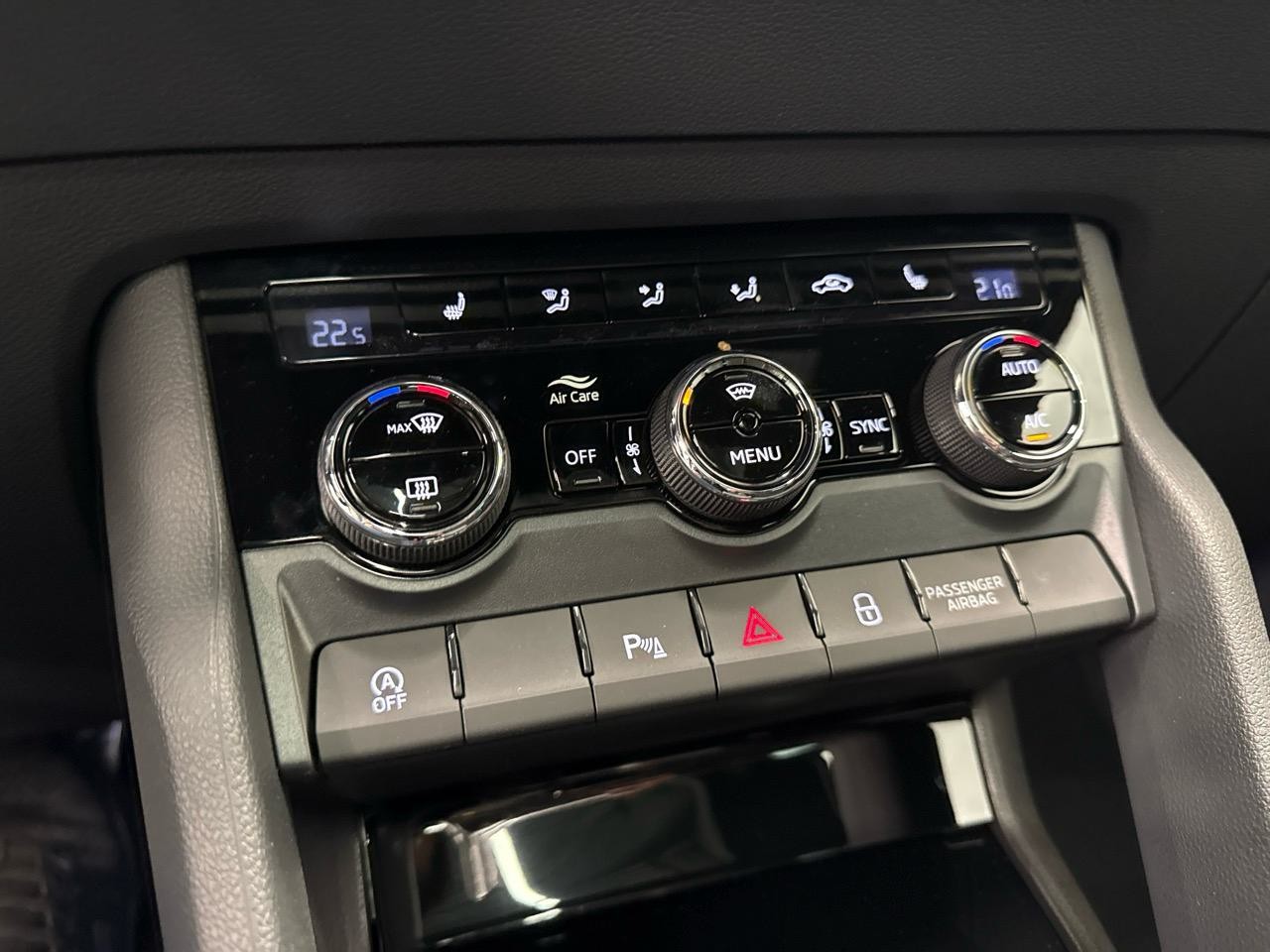 SKODA Karoq 2.0 TSI SportLine 4x4 DSG-image-8