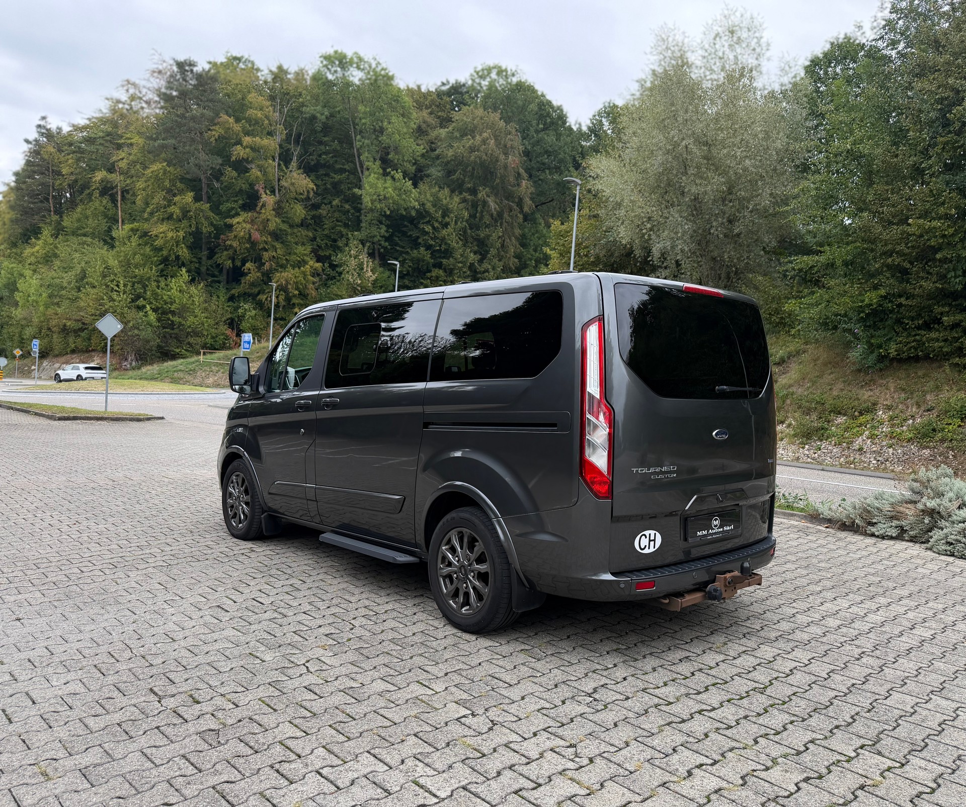 FORD Tourneo Custom 310 L1H1 Titanium SelectShift A-image-4