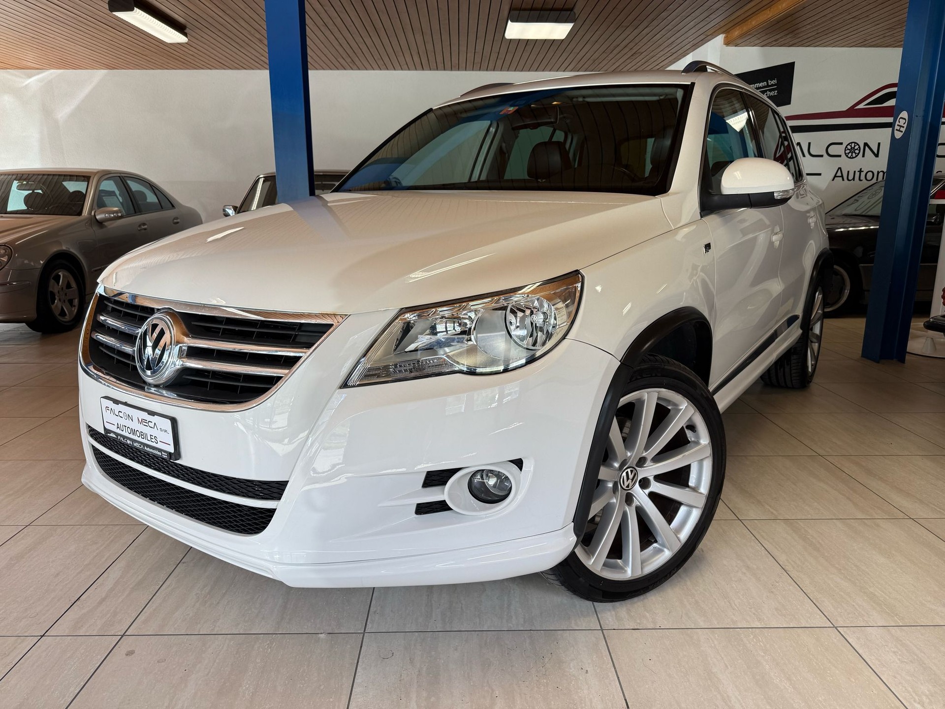 VW Tiguan 1.4 TSI Sport&Style RLINE-image-2