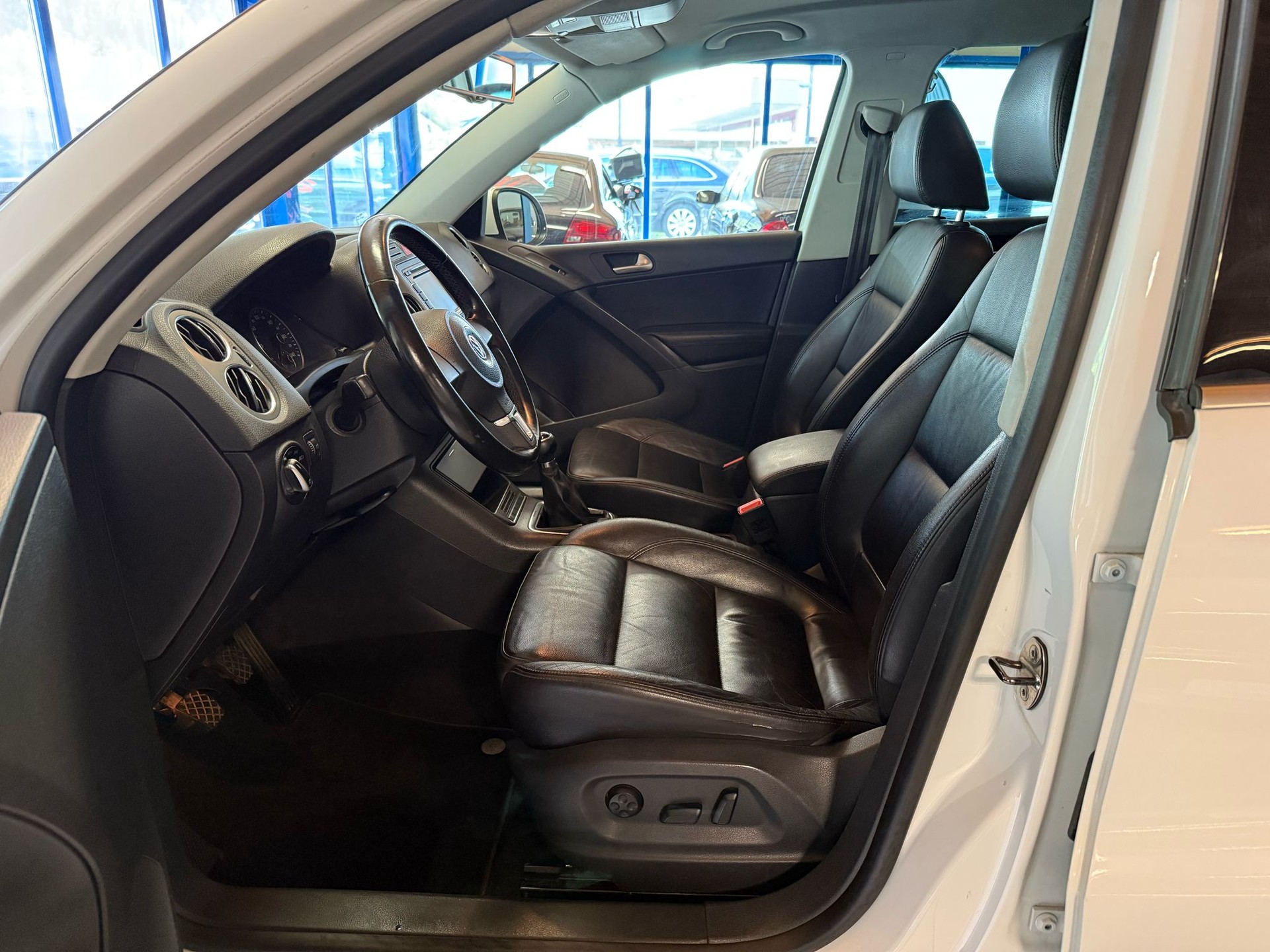 VW Tiguan 1.4 TSI Sport&Style RLINE-image-9