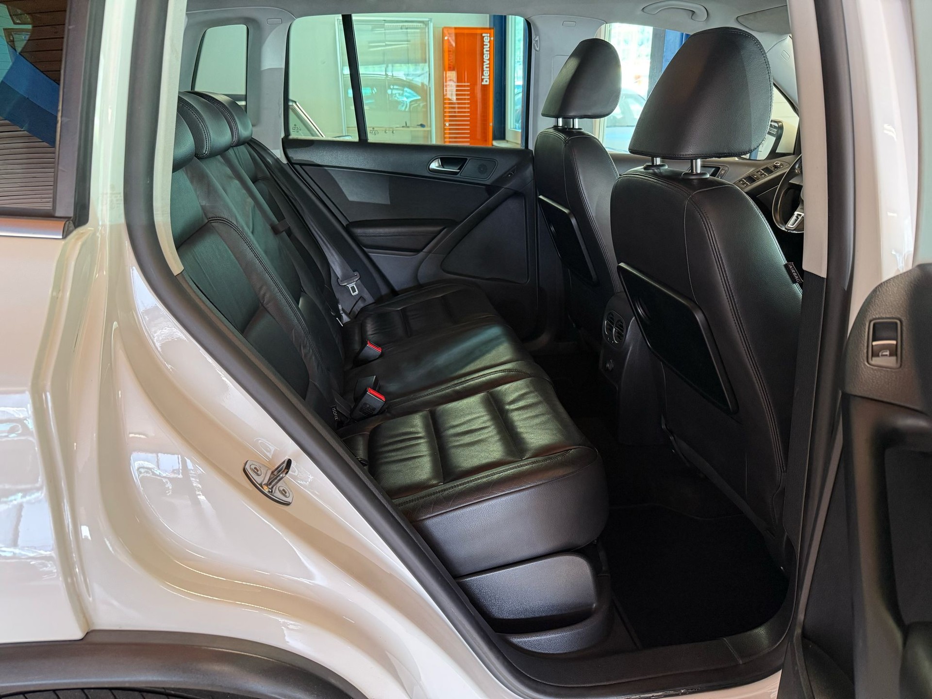 VW Tiguan 1.4 TSI Sport&Style RLINE-image-14