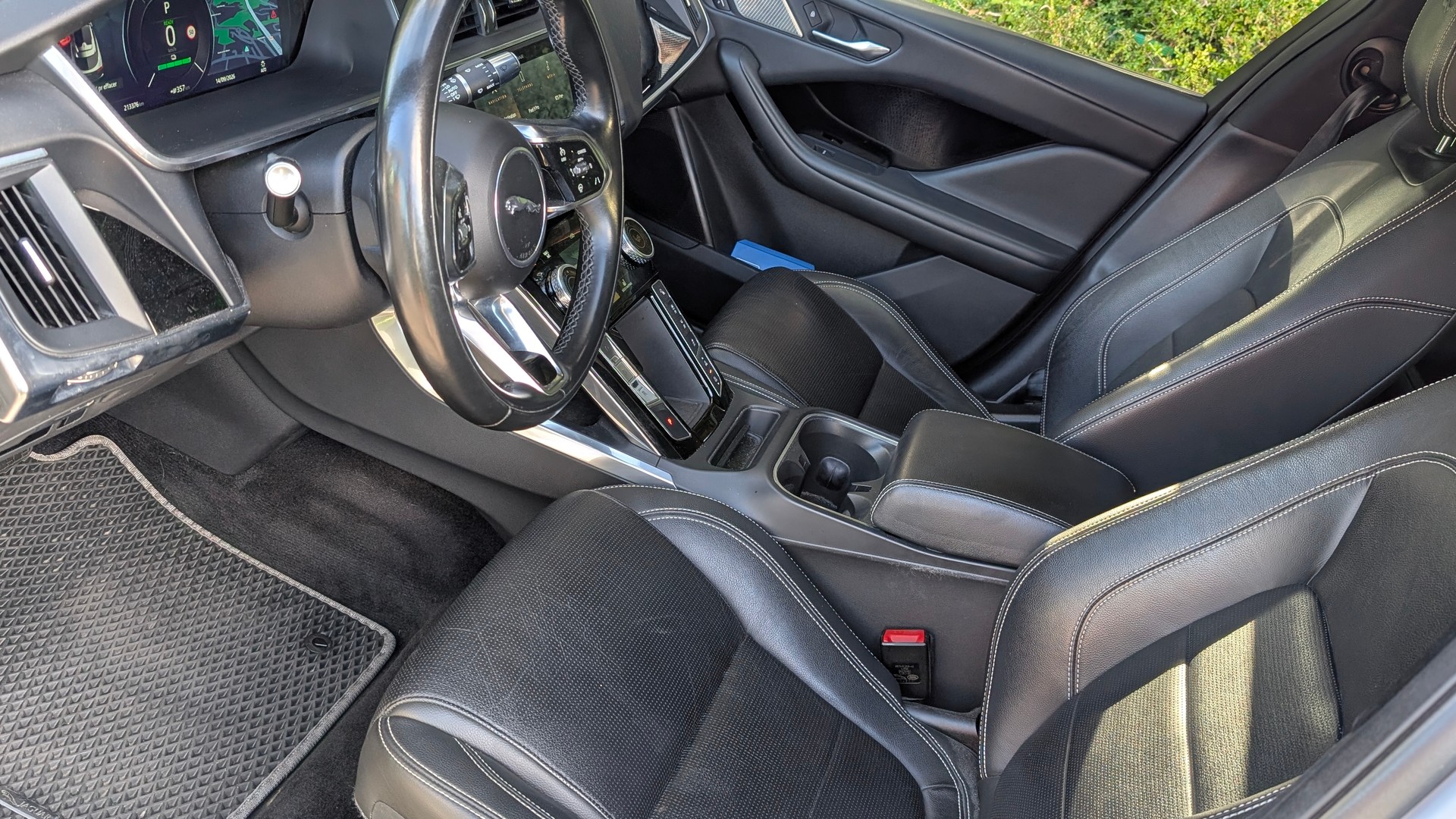 JAGUAR EV 400 SE AWD-image-8