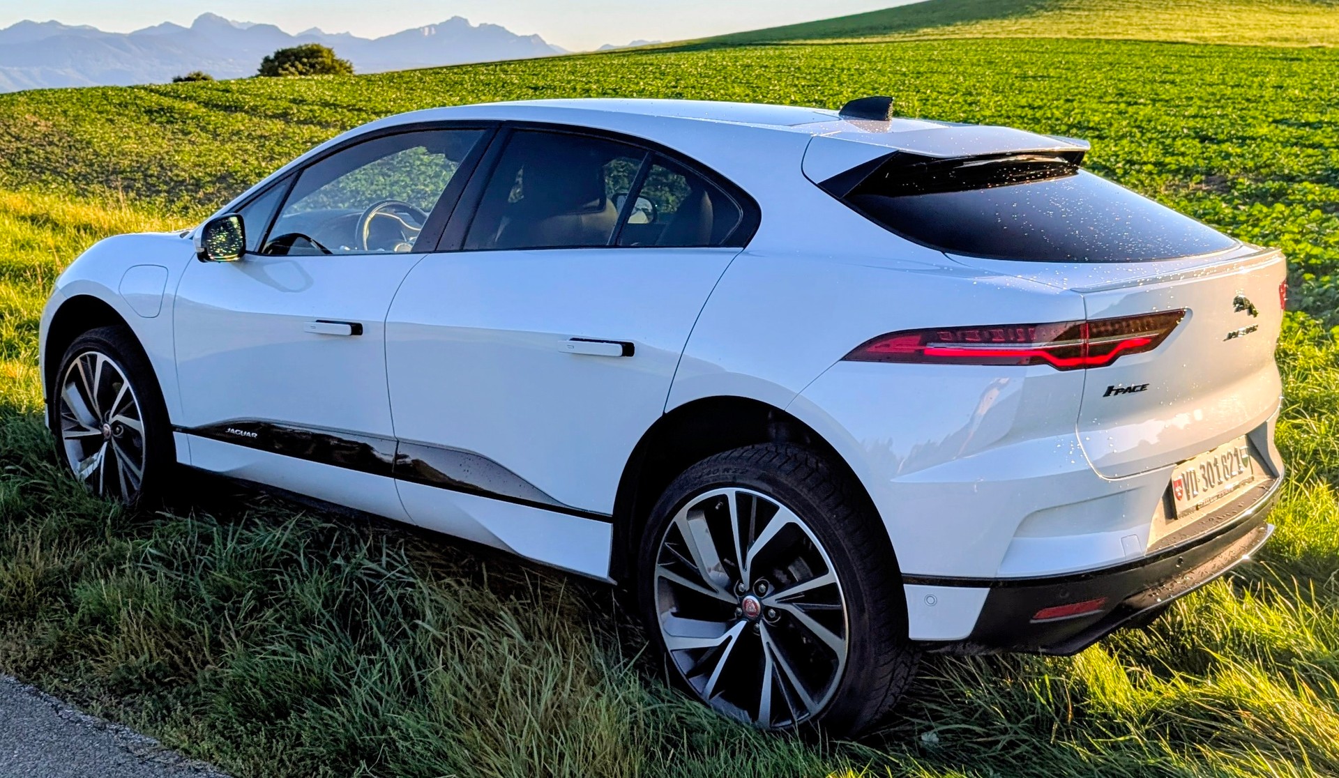 JAGUAR EV 400 SE AWD-image-0