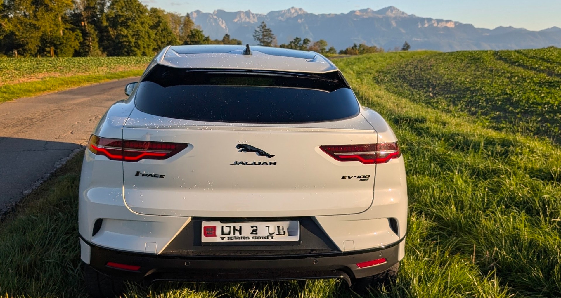 JAGUAR EV 400 SE AWD-image-2